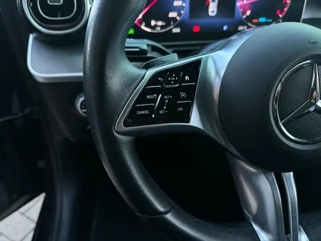 Mercedes-Benz C-Class view 23