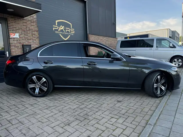 Mercedes-Benz C-Class view 9