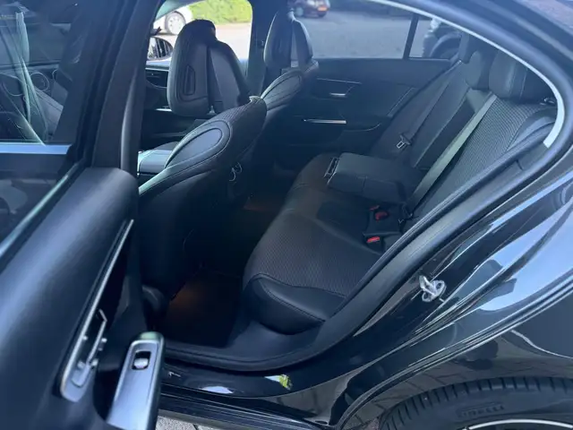 Mercedes-Benz C-Class view 26