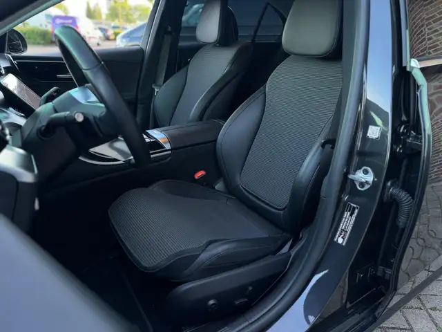 Mercedes-Benz C-Class view 22