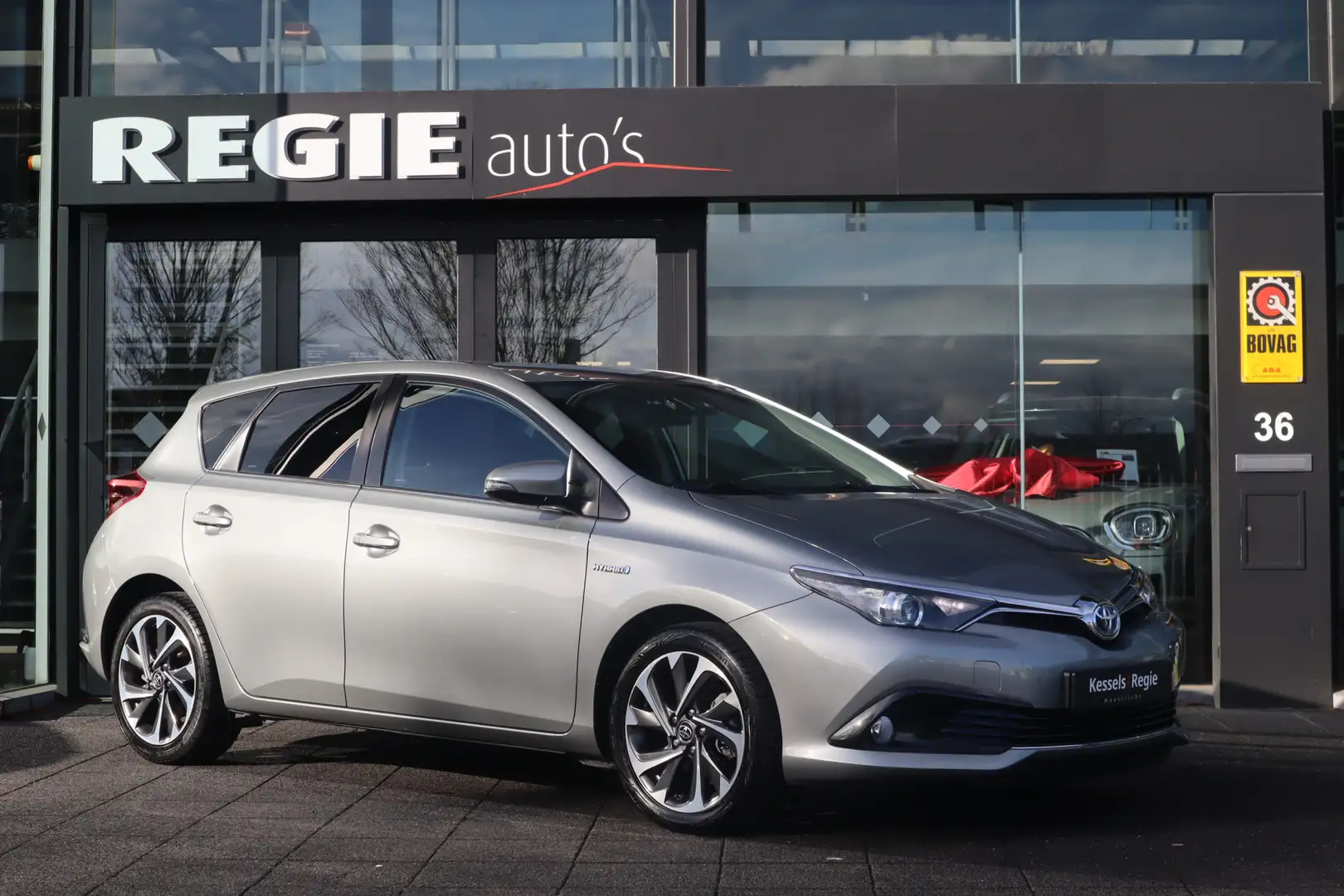 Toyota Auris 1.8 Hybrid Dynamic Navi Camera Grijs - 2