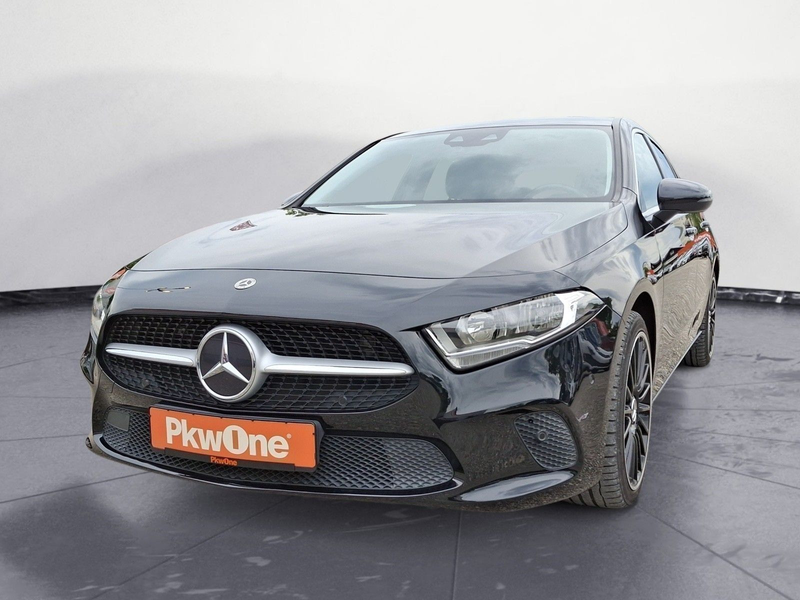 Mercedes-Benz A 180 Progressive PDC*NAVI*SHZ*KEYLESS-GO*LED