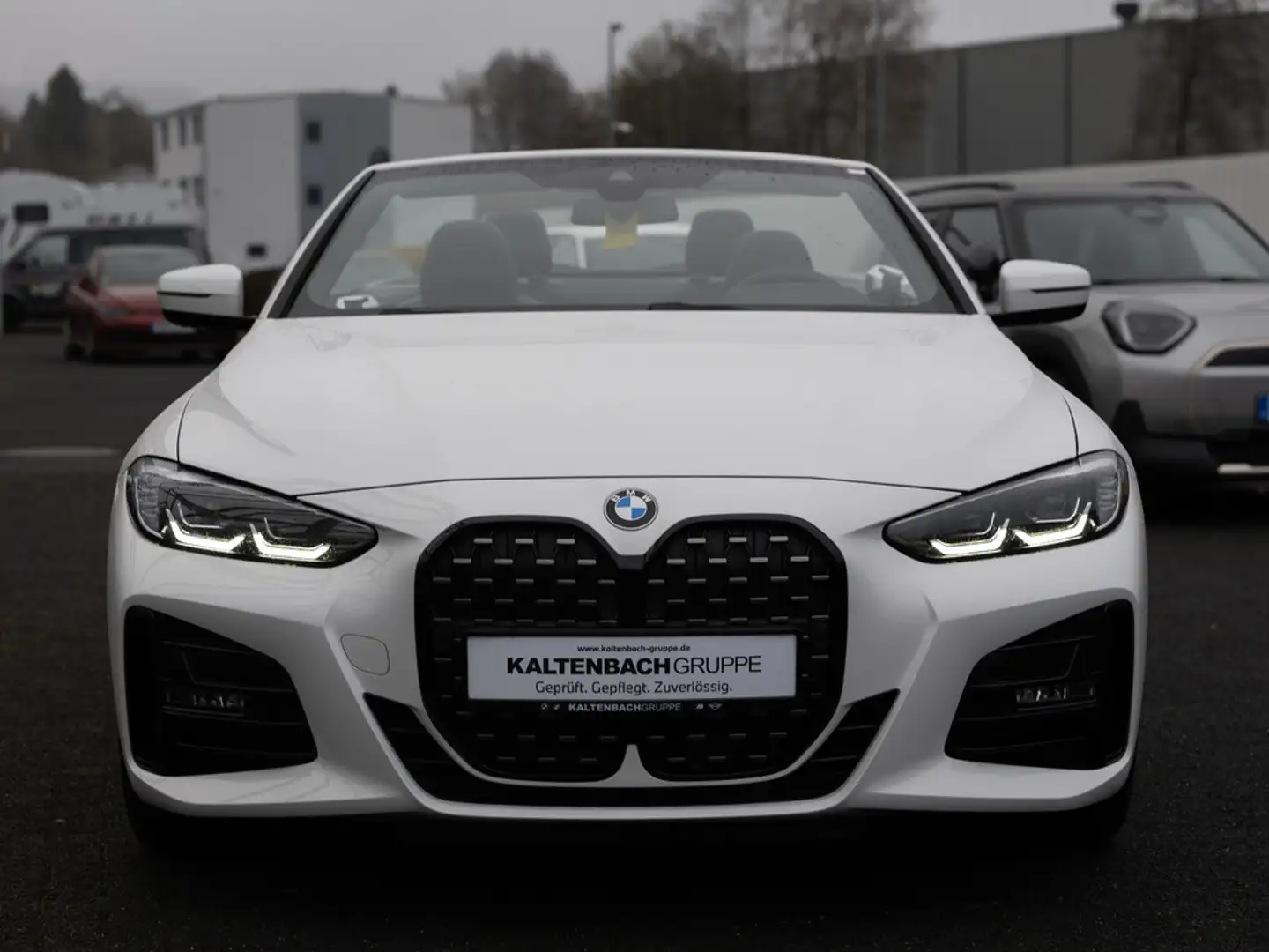 BMW 420 i Cabrio M-Sport LED NAVI KAMERA LEDER SHZ Weiß - 2