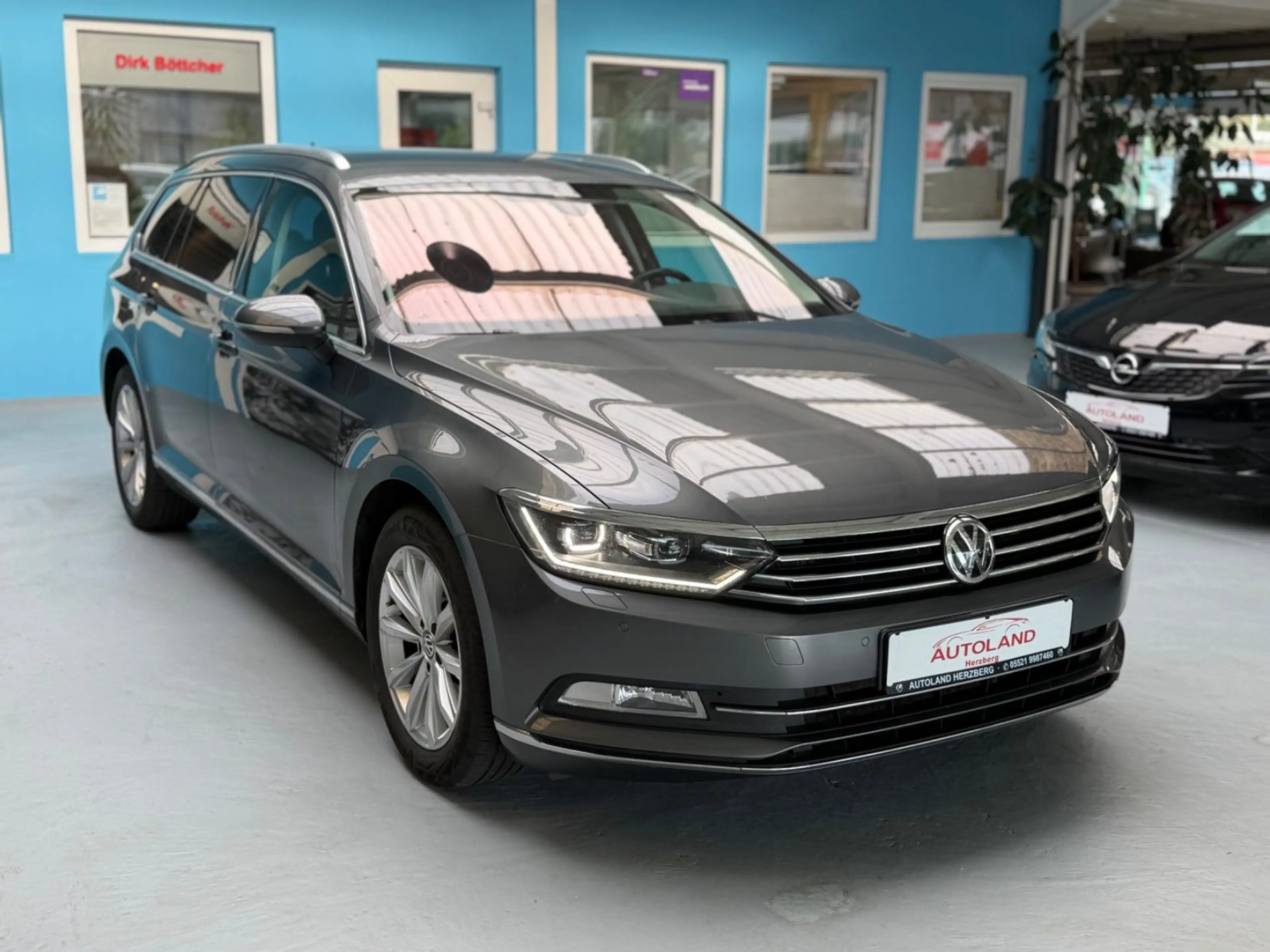Volkswagen Passat Variant *Passat Variant*Highline*AHK*LED*DSG*NAVI*PDC* — photo 3