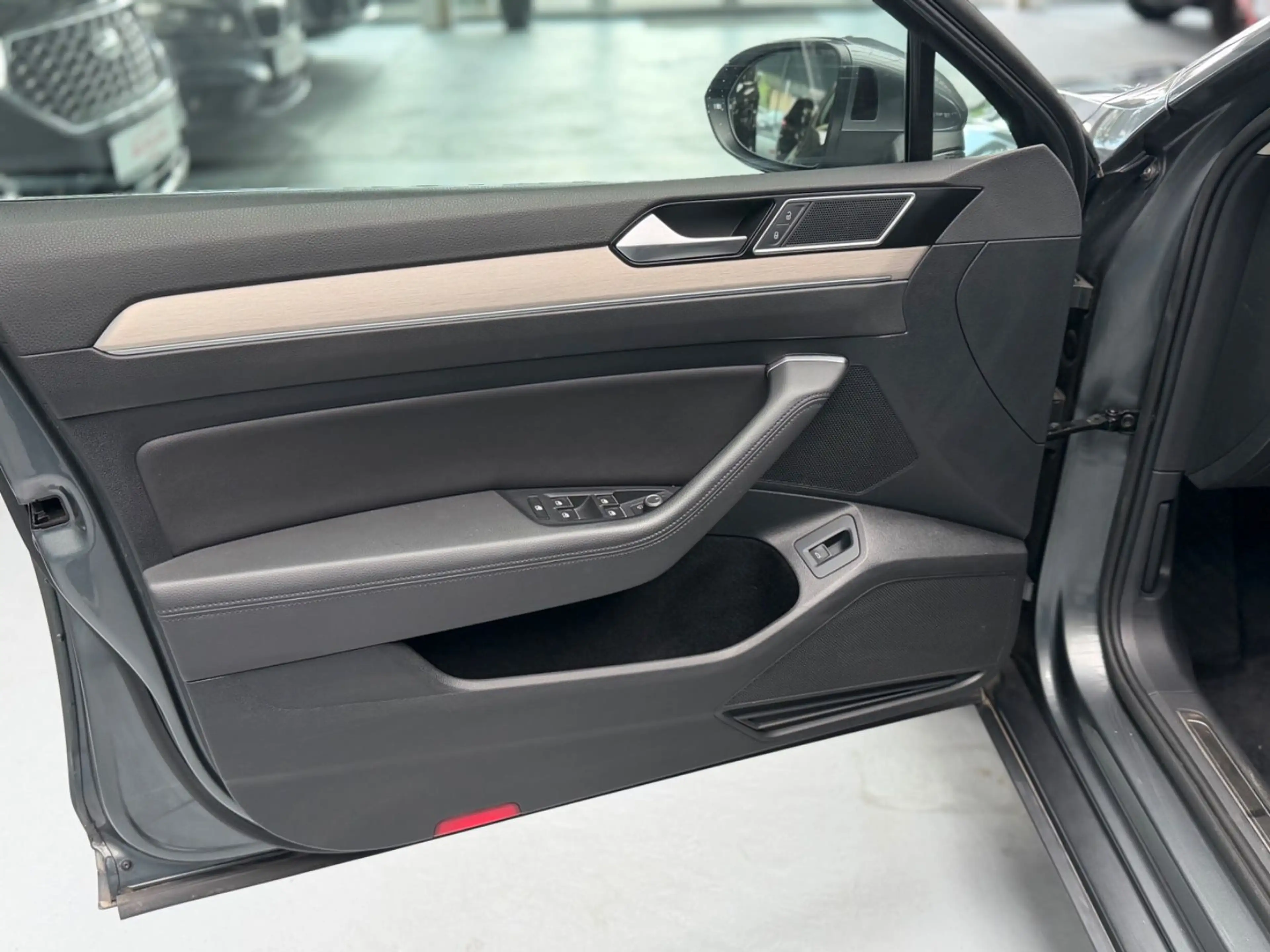 Volkswagen Passat Variant *Passat Variant*Highline*AHK*LED*DSG*NAVI*PDC* — photo 10