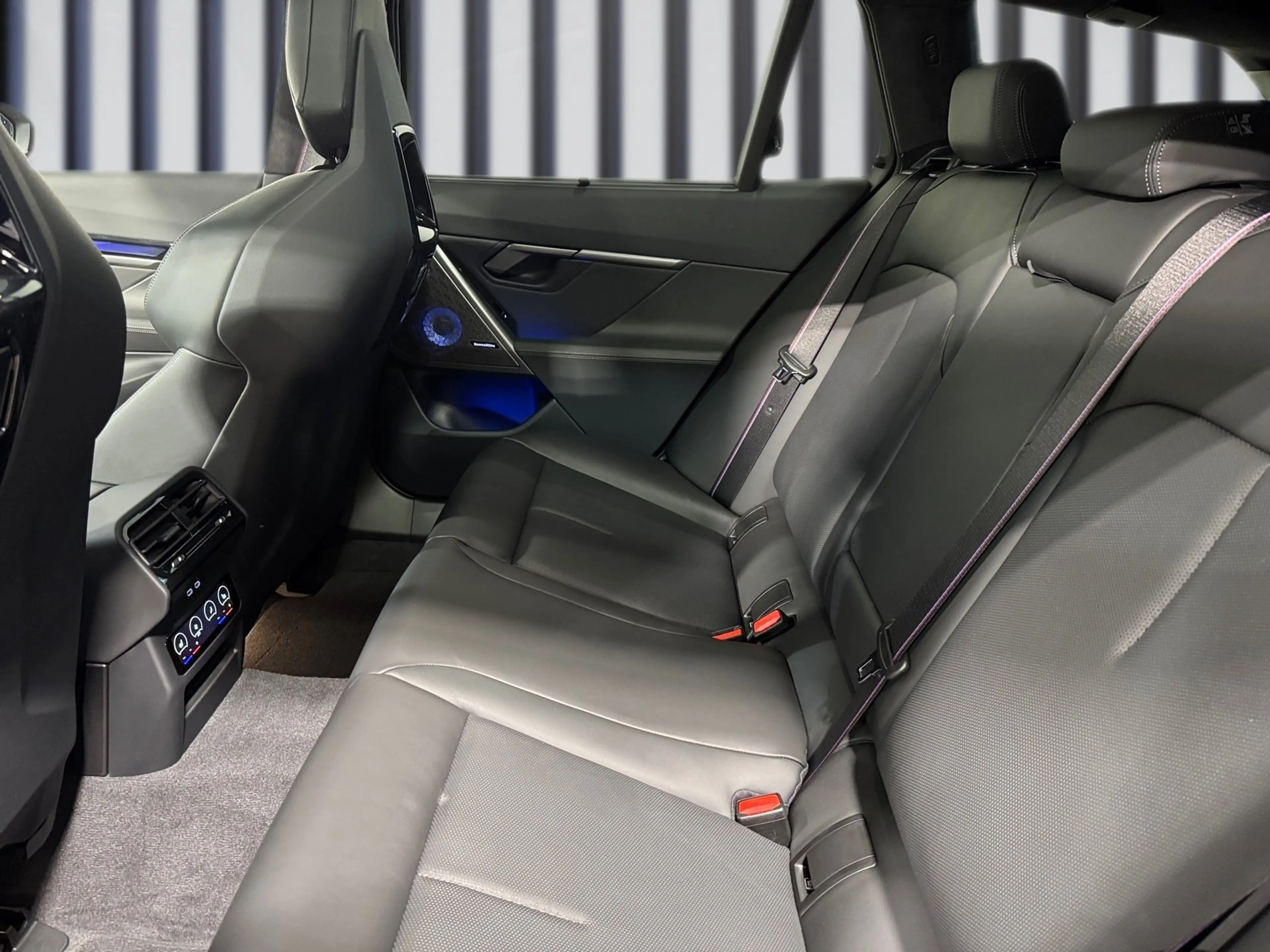 BMW M5 — photo 8