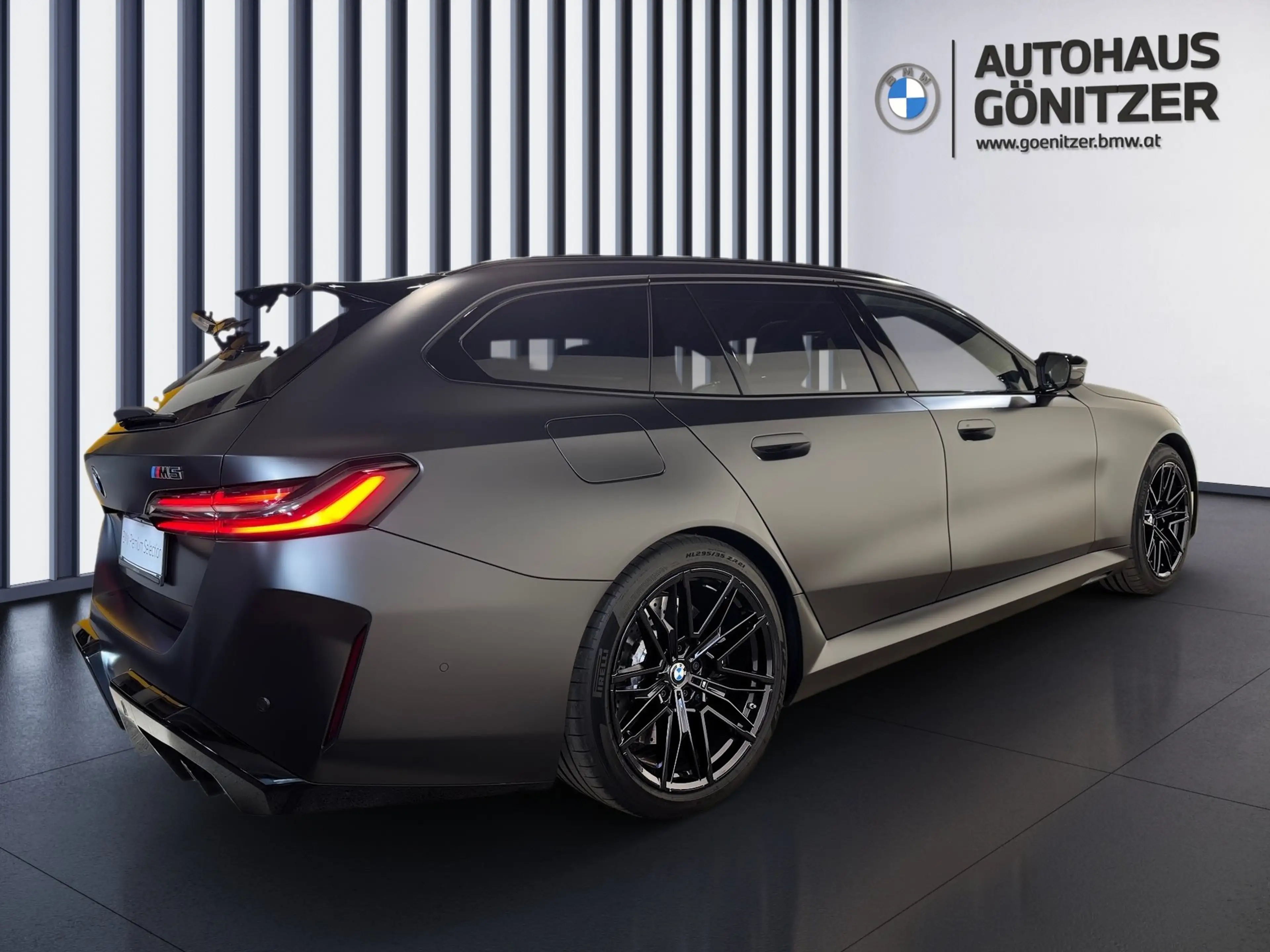 BMW M5 — photo 12
