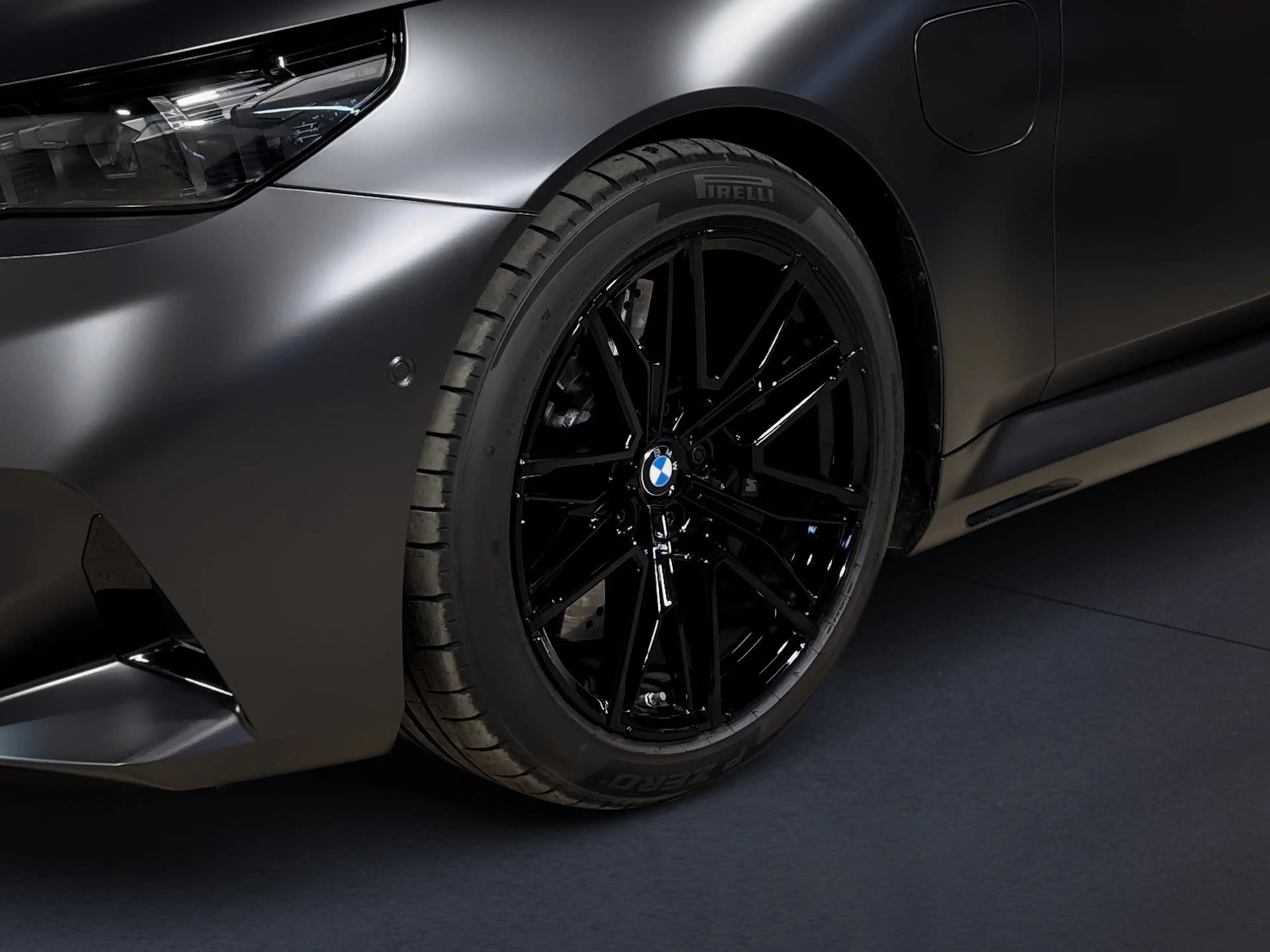 BMW M5 — photo 4