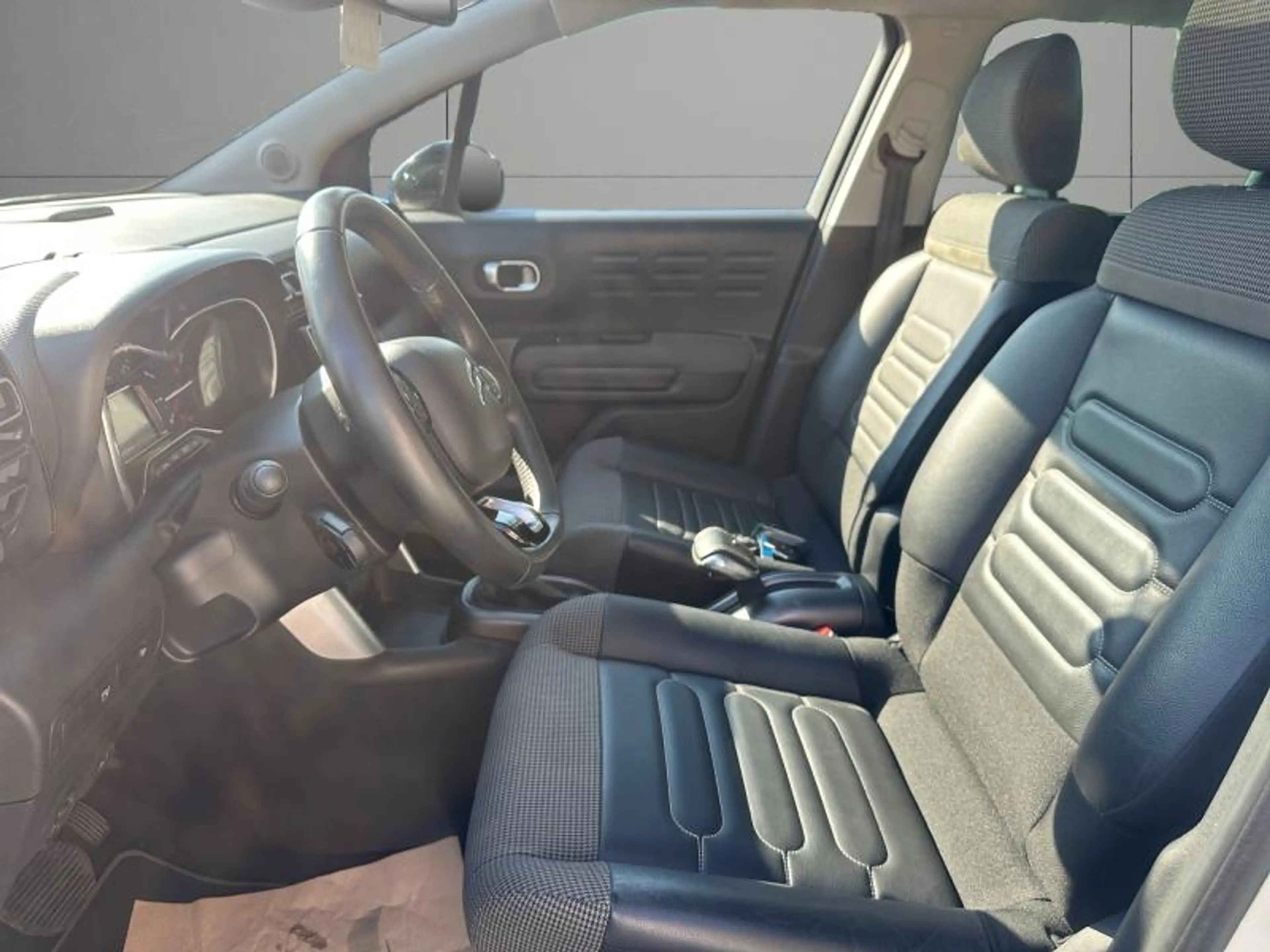 Citroen C3 Aircross 1.2 110cv Automatique Blanc 02/19 Airco GPS Cruise — photo 10