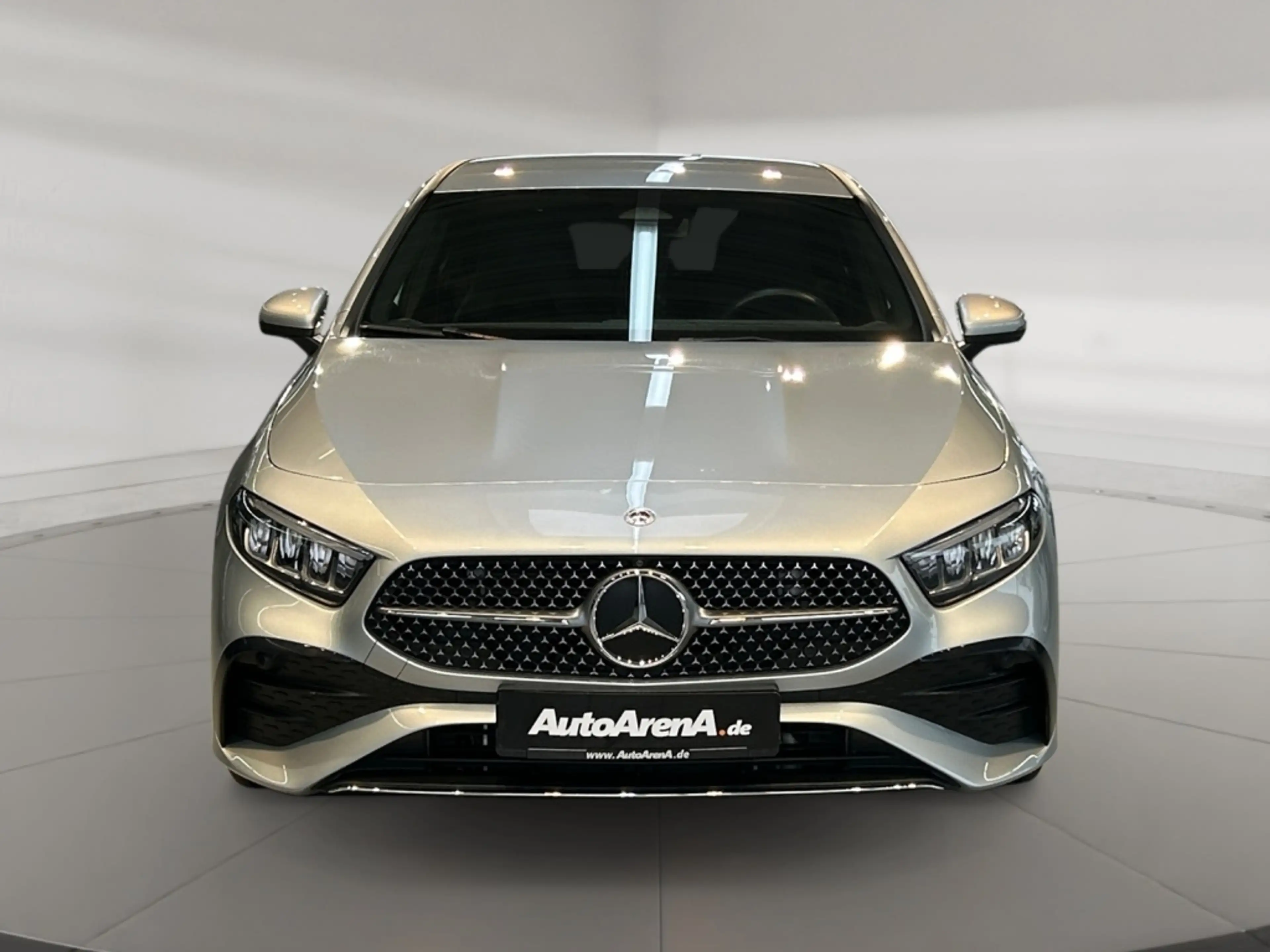 Mercedes-Benz A 200 AMG AMG+MBUX+Wide+360+Cam+LED+Navi+AUT+PTS — photo 8