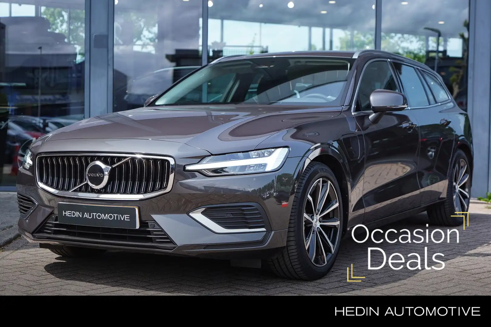 Volvo V60 T6 Plug-in Hybride AWD Core Bright | 2.000 KG trek Grau - 1