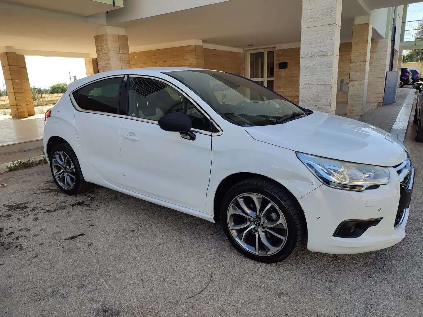 Citroen DS4 1.6 e-hdi (airdream) So Chic 115cv - 2