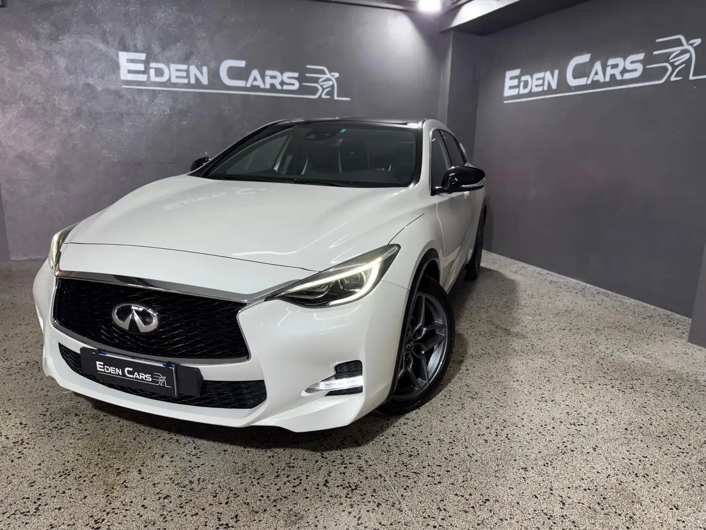 Infiniti Q30 Q30 1.5d Premium Tech Gallery White 109cv Bianco - 1