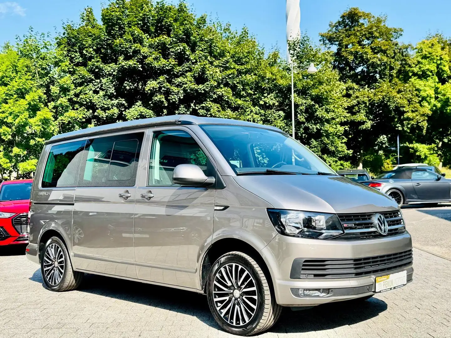Volkswagen T6 California 2.0 TDI DSG 4Motion Beach 7-Sitzer Beige - 2