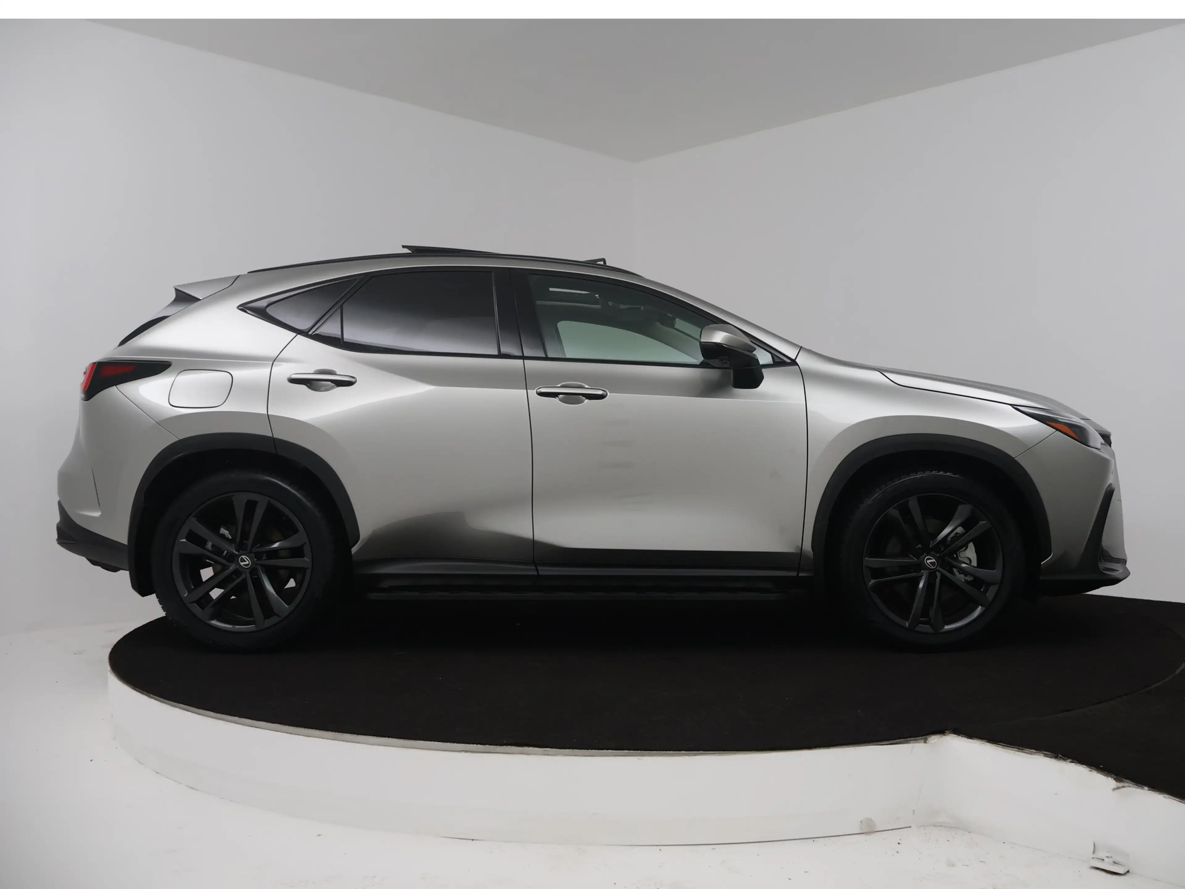 Lexus NX 450h+ AWD 35th Edition | Explorer Pack | Panoramisch dak — photo 14