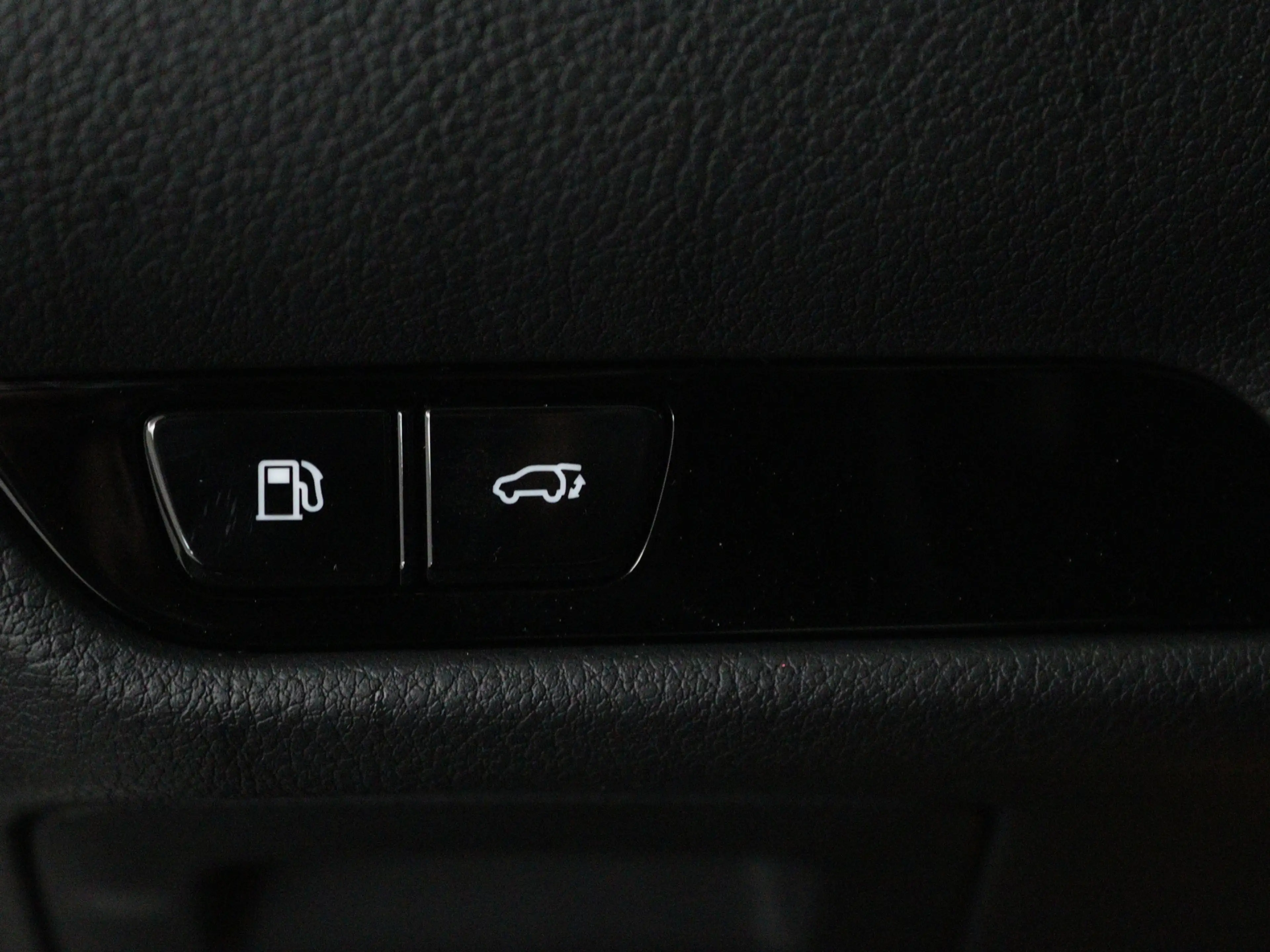 Lexus NX 450h+ AWD 35th Edition | Explorer Pack | Panoramisch dak — photo 6