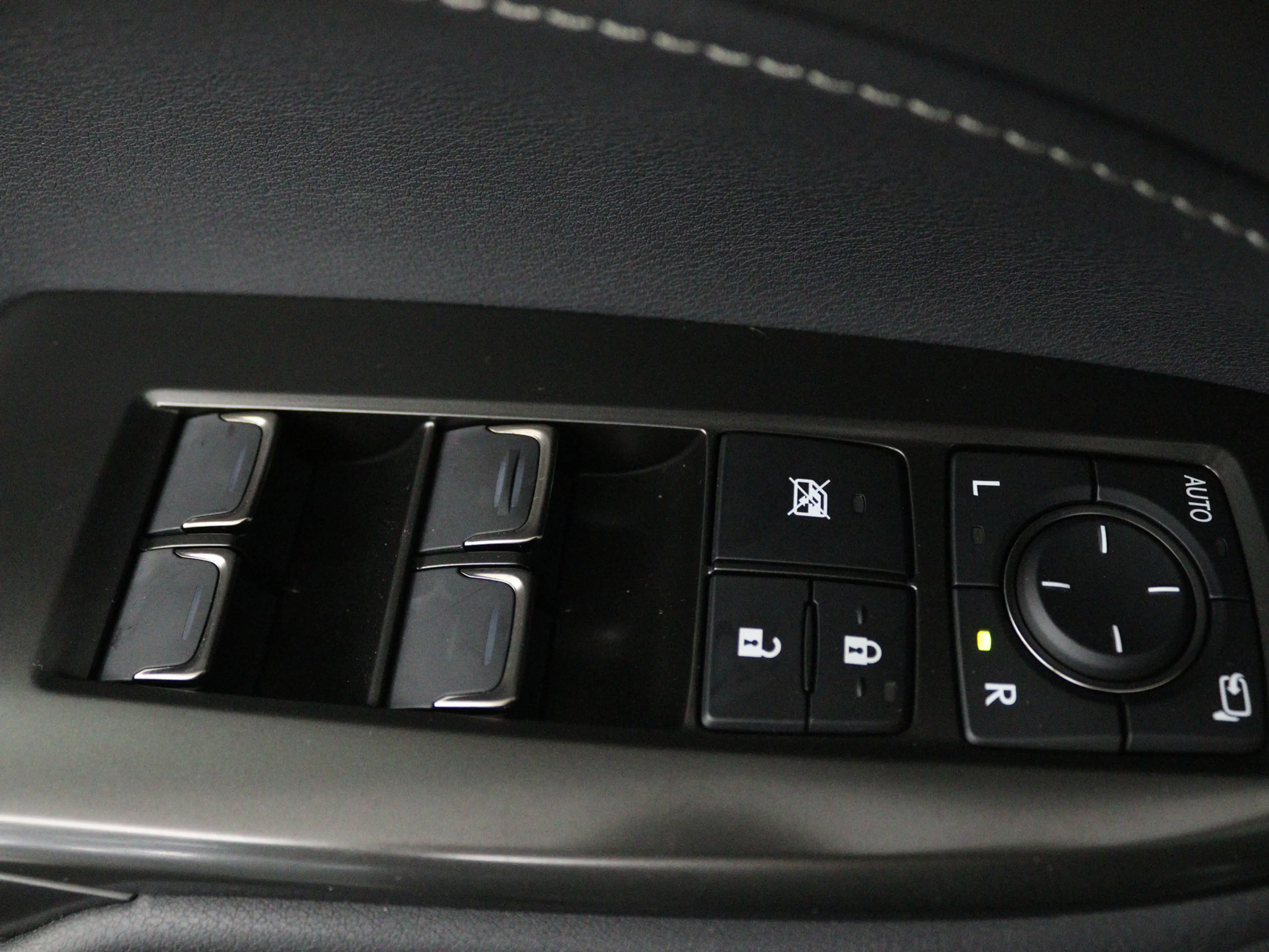Lexus NX 450h+ AWD 35th Edition | Explorer Pack | Panoramisch dak — photo 5