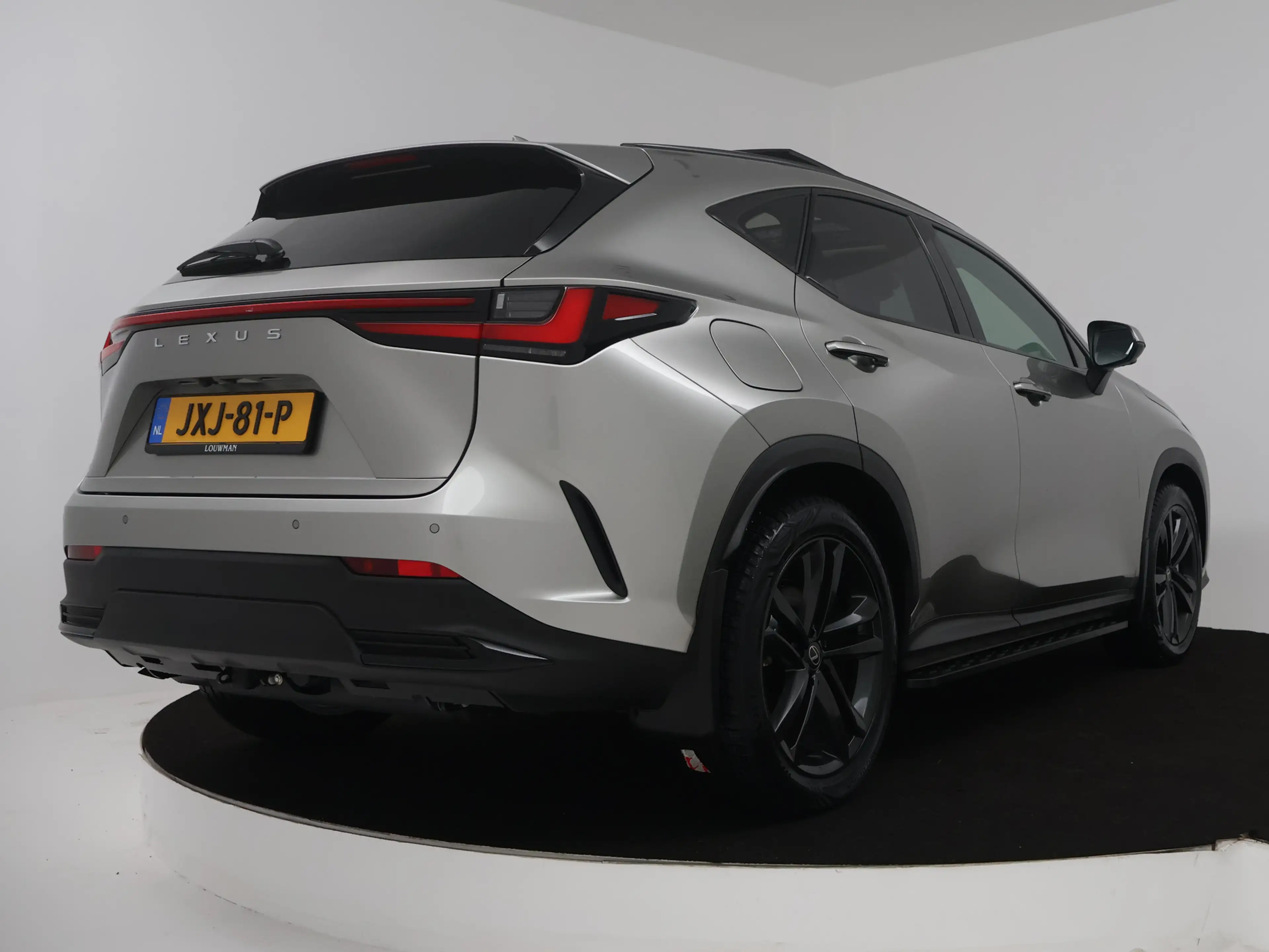 Lexus NX 450h+ AWD 35th Edition | Explorer Pack | Panoramisch dak — photo 2