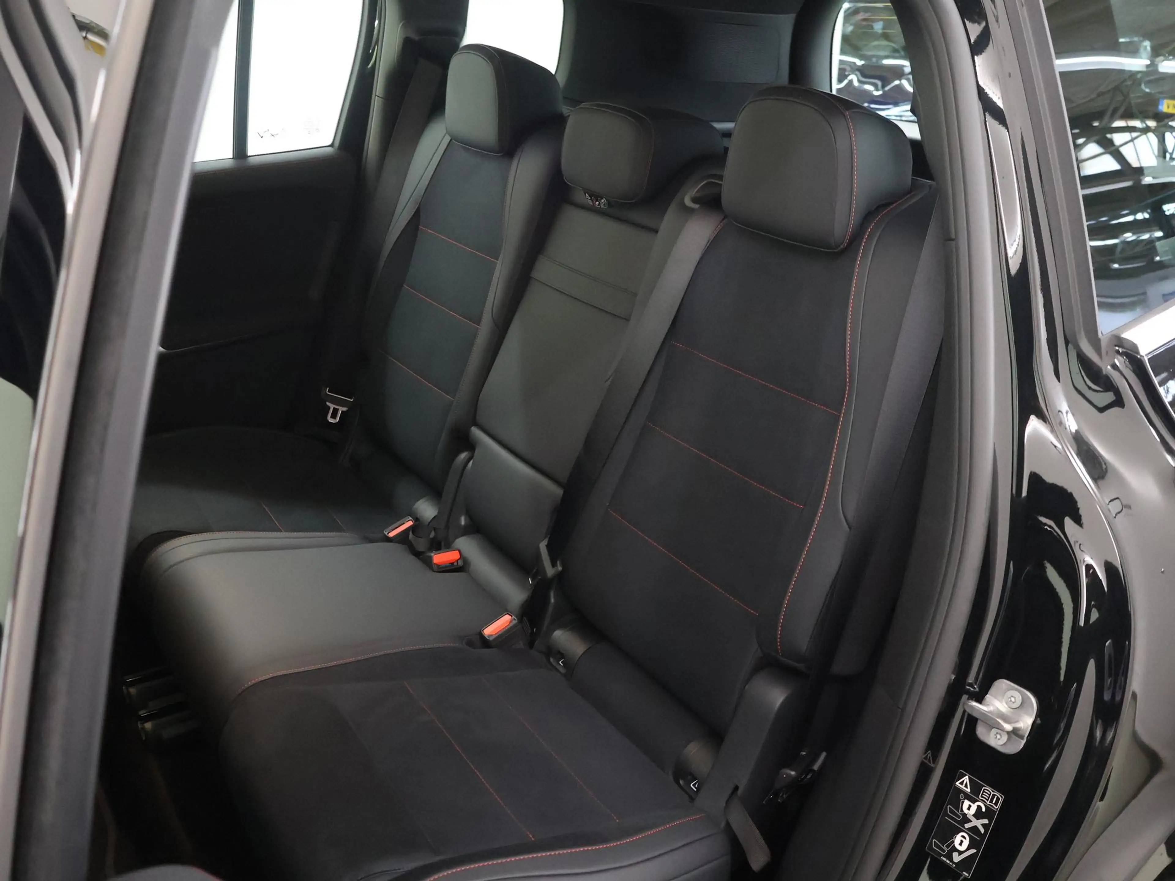 Mercedes-Benz GLB 250 250+ Business Solution AMG 85.5 kWh | Premium plus — photo 11