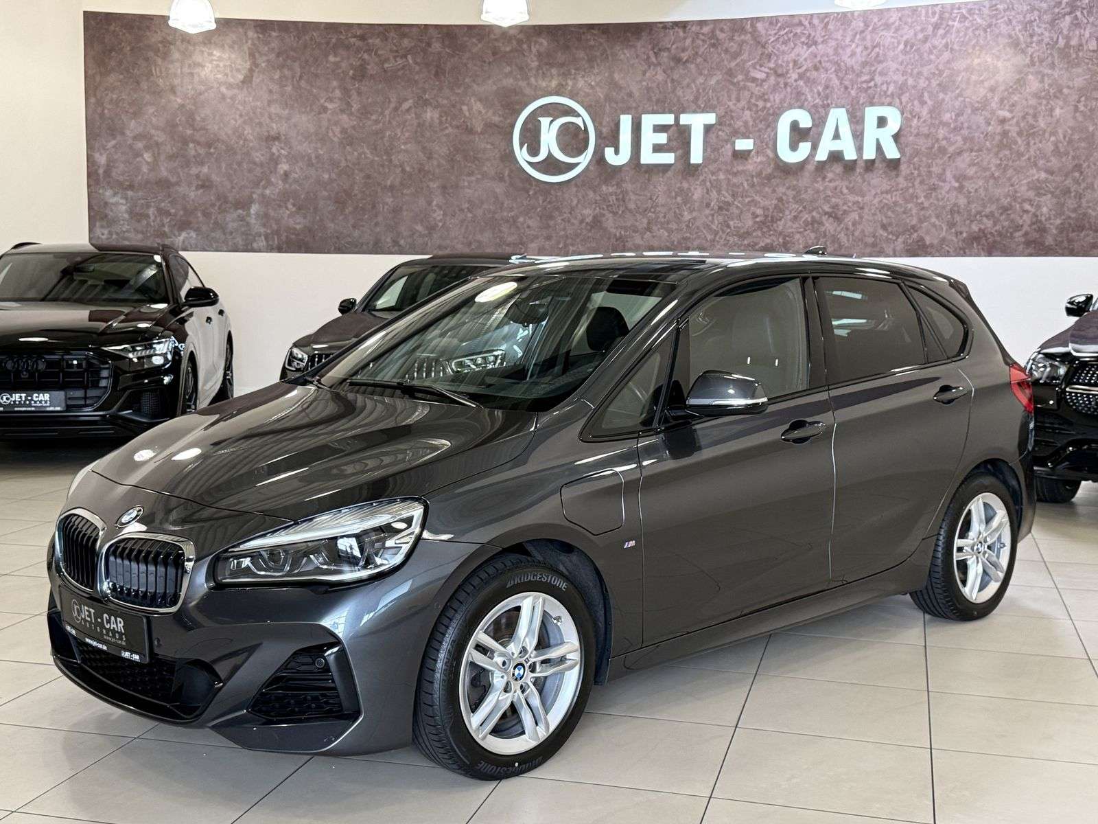 BMW 225
