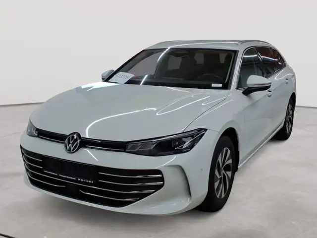 Volkswagen Passat view 2