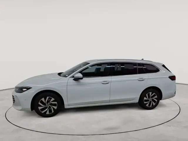 Volkswagen Passat view 6