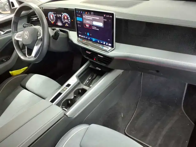 Volkswagen Passat view 9