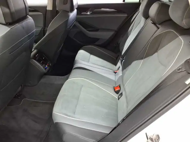Volkswagen Passat view 13