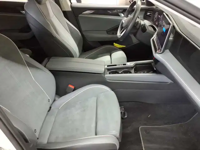 Volkswagen Passat view 8