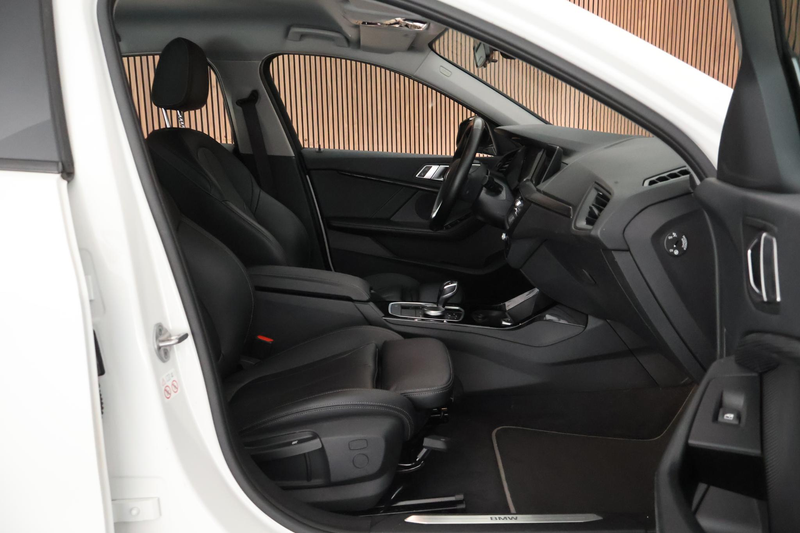 BMW 118 1-serie 118i 136pk Business Edition Plus Trekhaak — photo 12