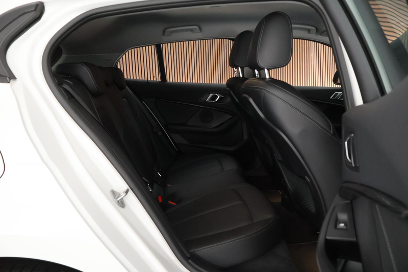 BMW 118 1-serie 118i 136pk Business Edition Plus Trekhaak — photo 11