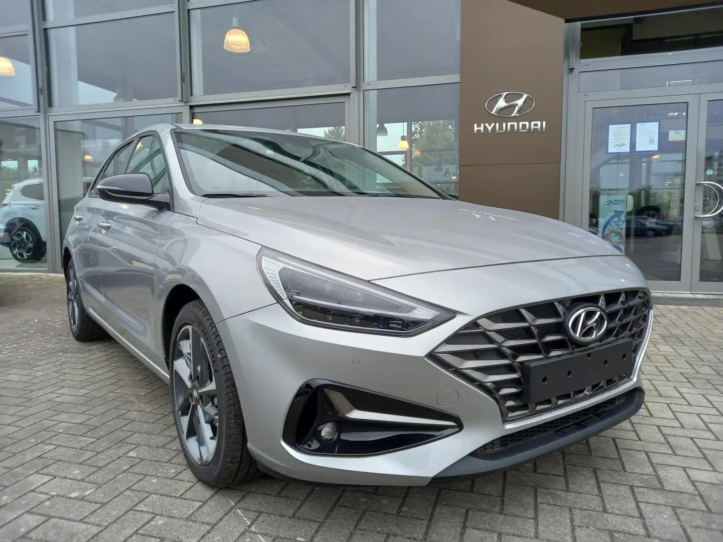 Hyundai i30 FL 1.0 T-GDI ADVANTAGE.LED.Navi.Klimaaut.LM Plateado - 2