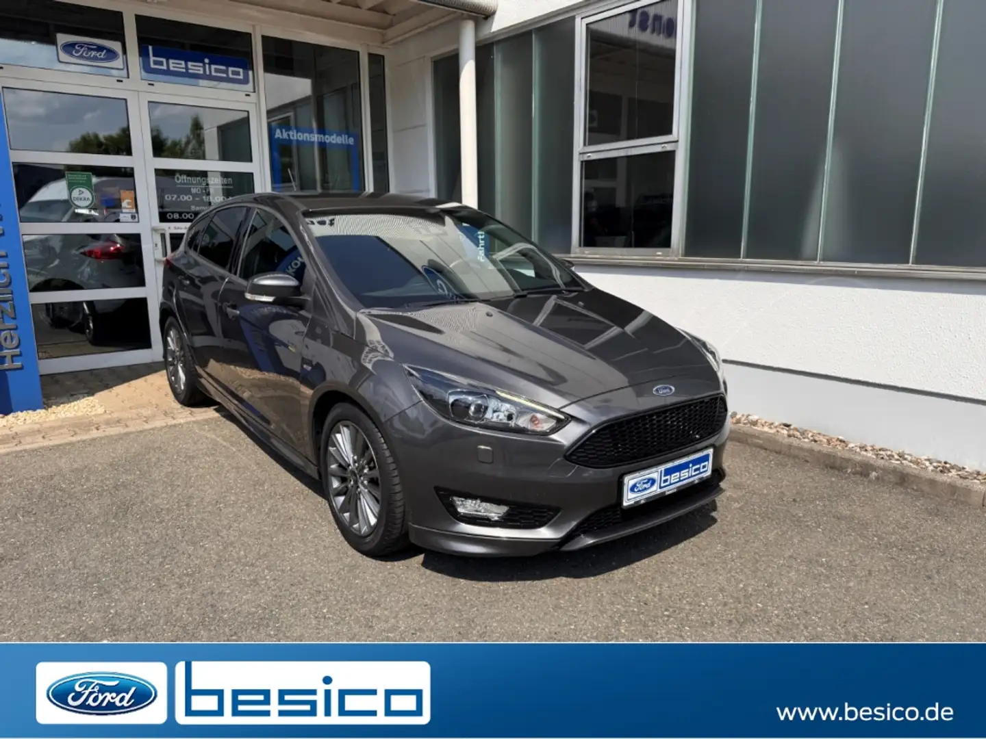 Ford Focus ST-Line+NAV+DAB+Xenon+PDC+WinterPak+LMF+ Grijs - 1