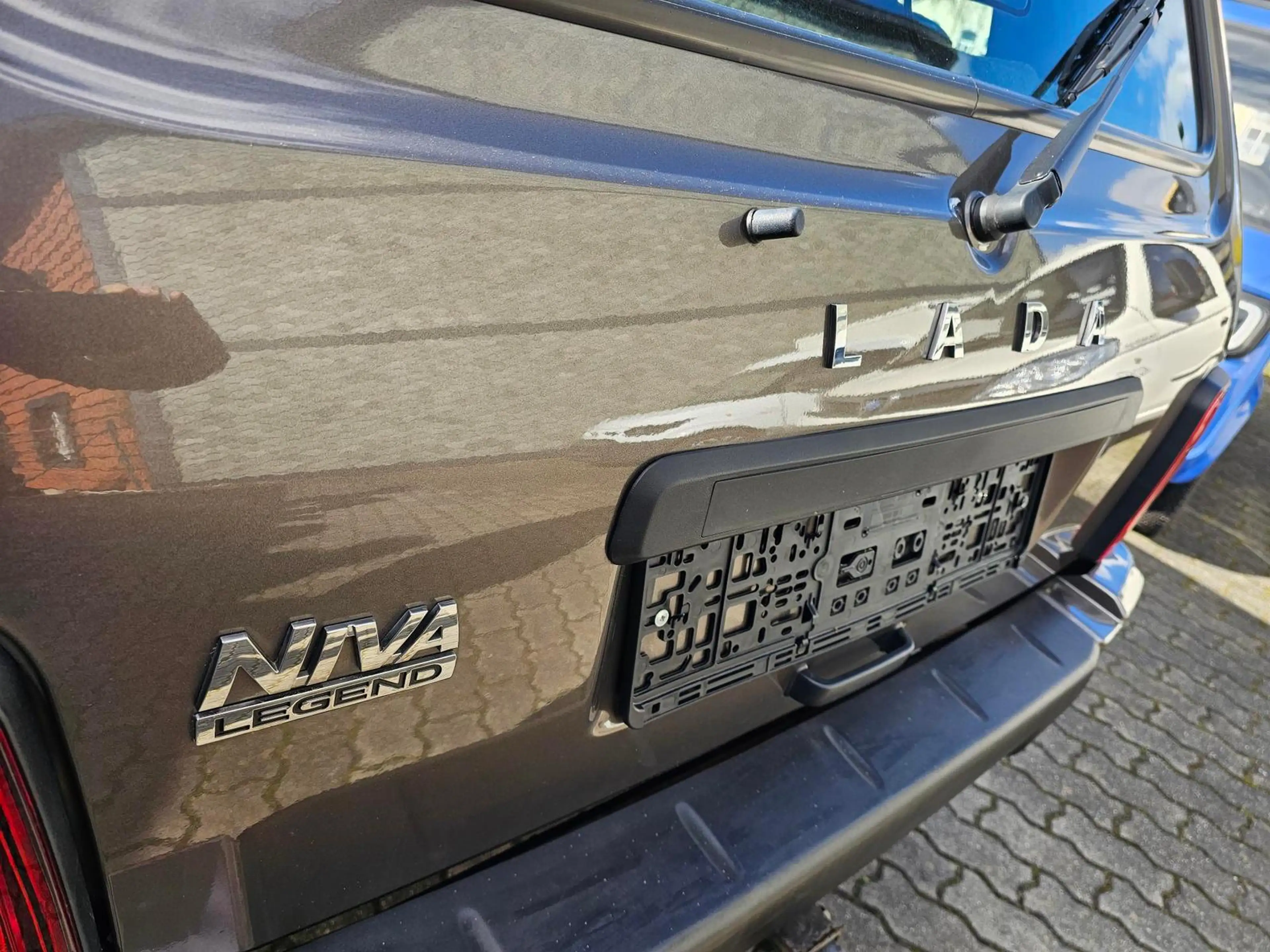 Lada Niva 1.7i 4x4 BLACK EDITION+RADIO+AHK+ALLWETTER+ — photo 15