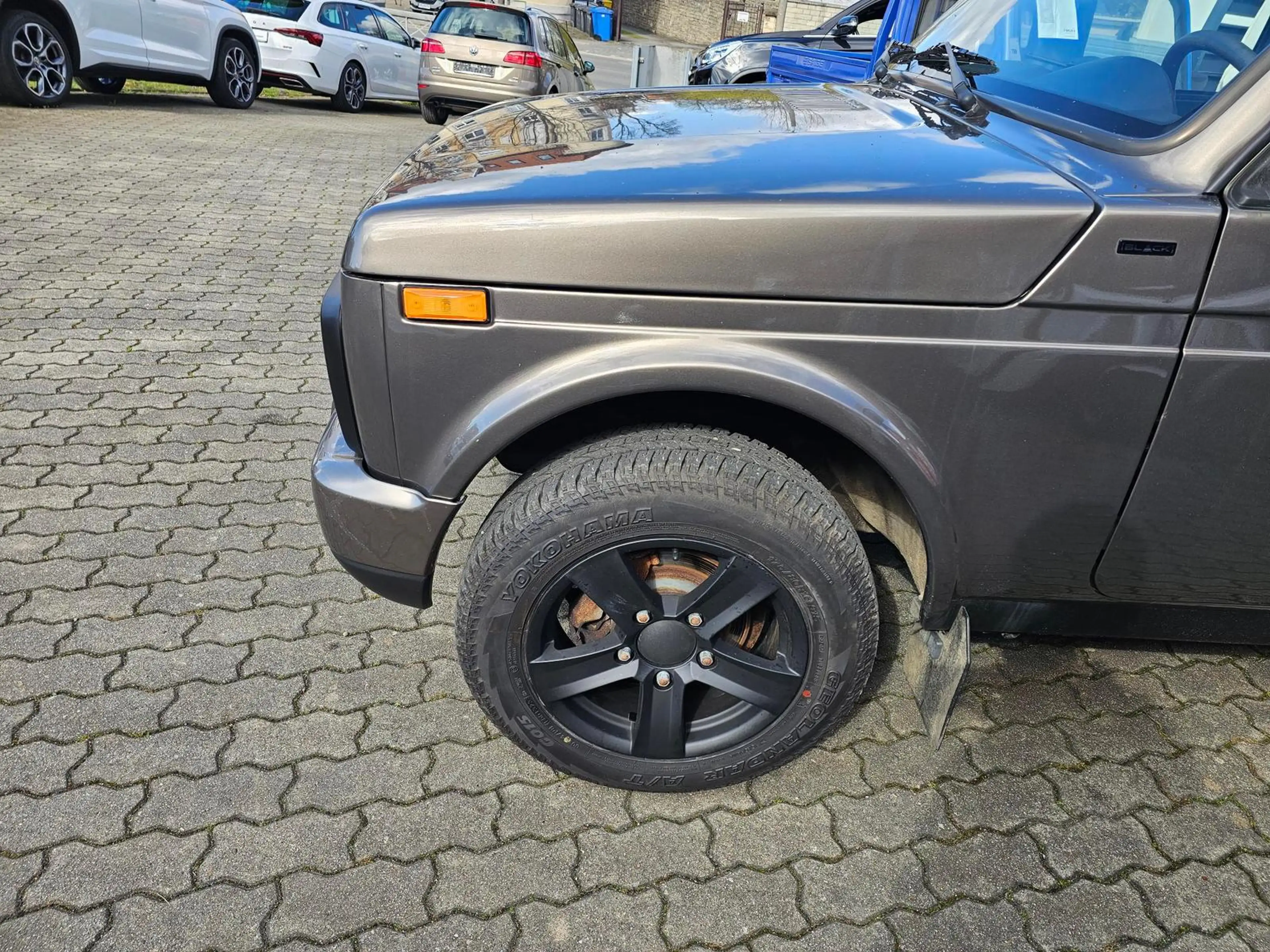 Lada Niva 1.7i 4x4 BLACK EDITION+RADIO+AHK+ALLWETTER+ — photo 5