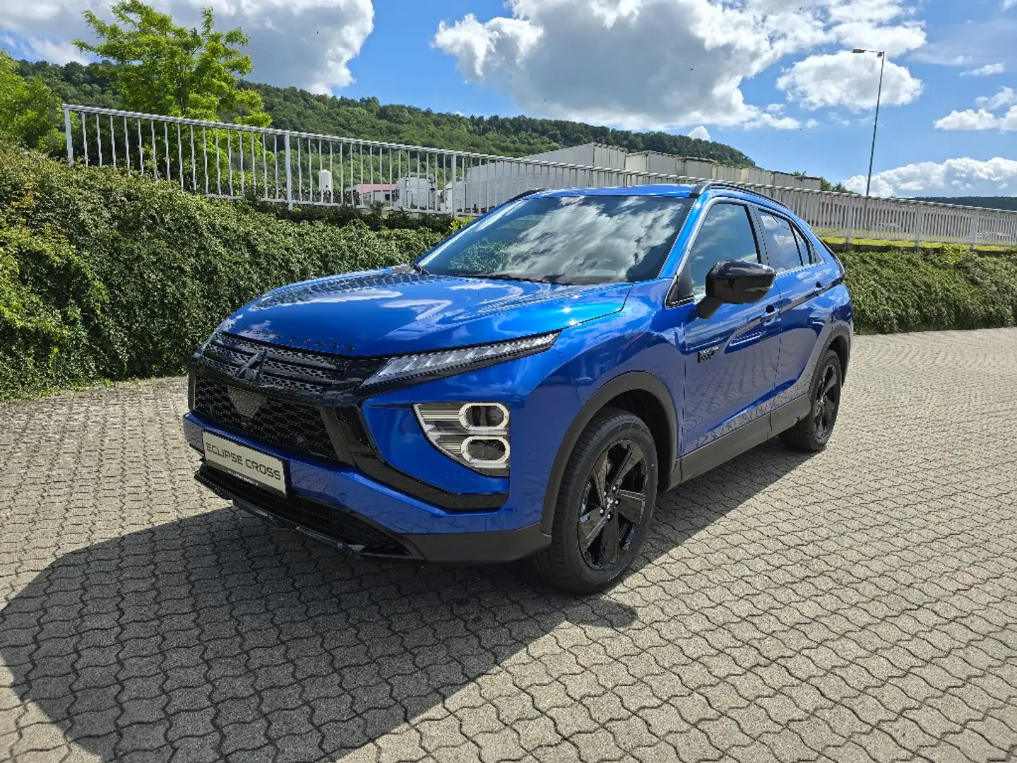 Mitsubishi Eclipse Cross Plug-in Hybrid Select Black 2.4 MIVEC 4WD Modrá - 1