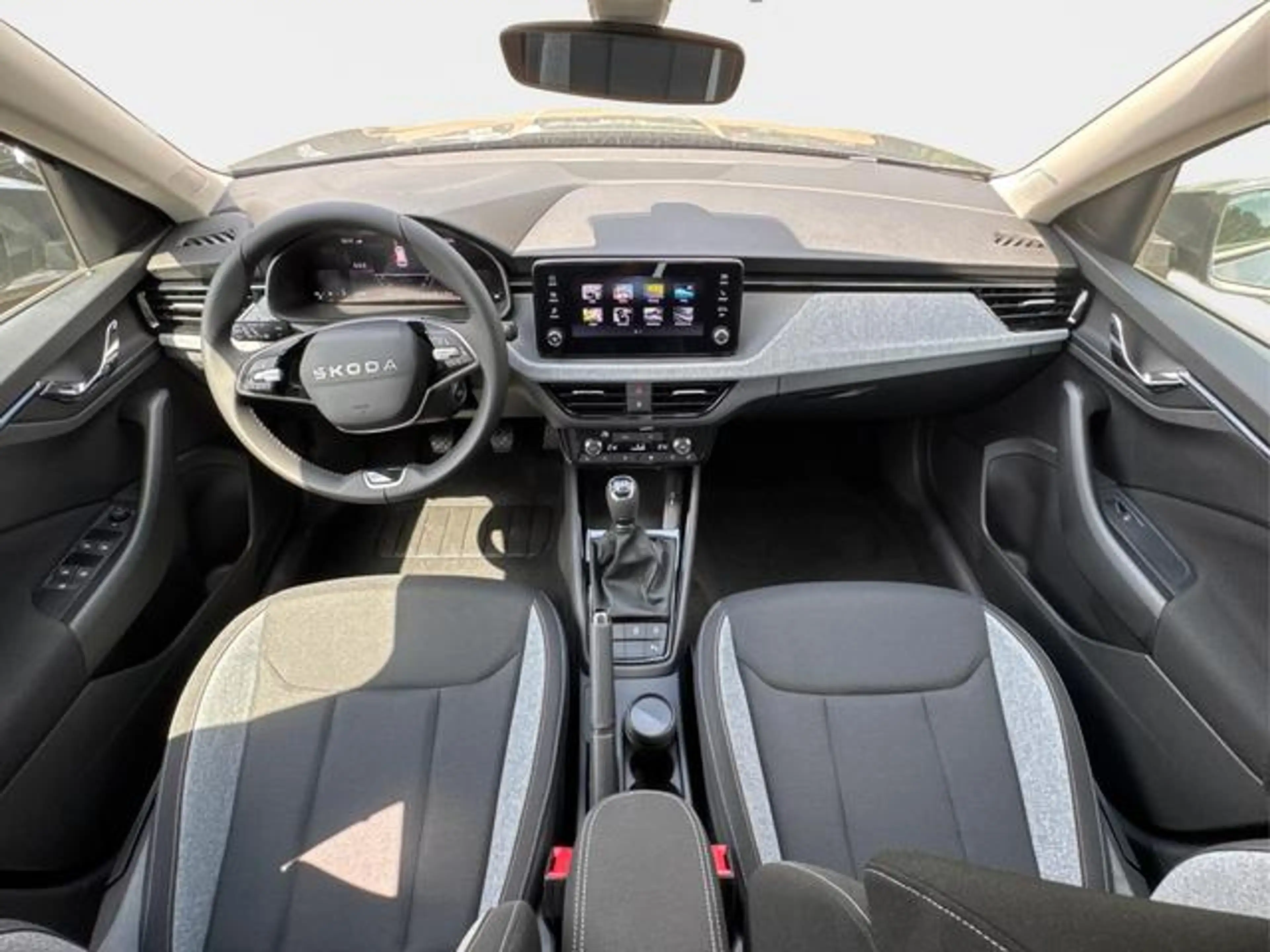 Skoda Kamiq Selection SHZ+KAMERA+SMARTLINK+PDC+LED+... — photo 7