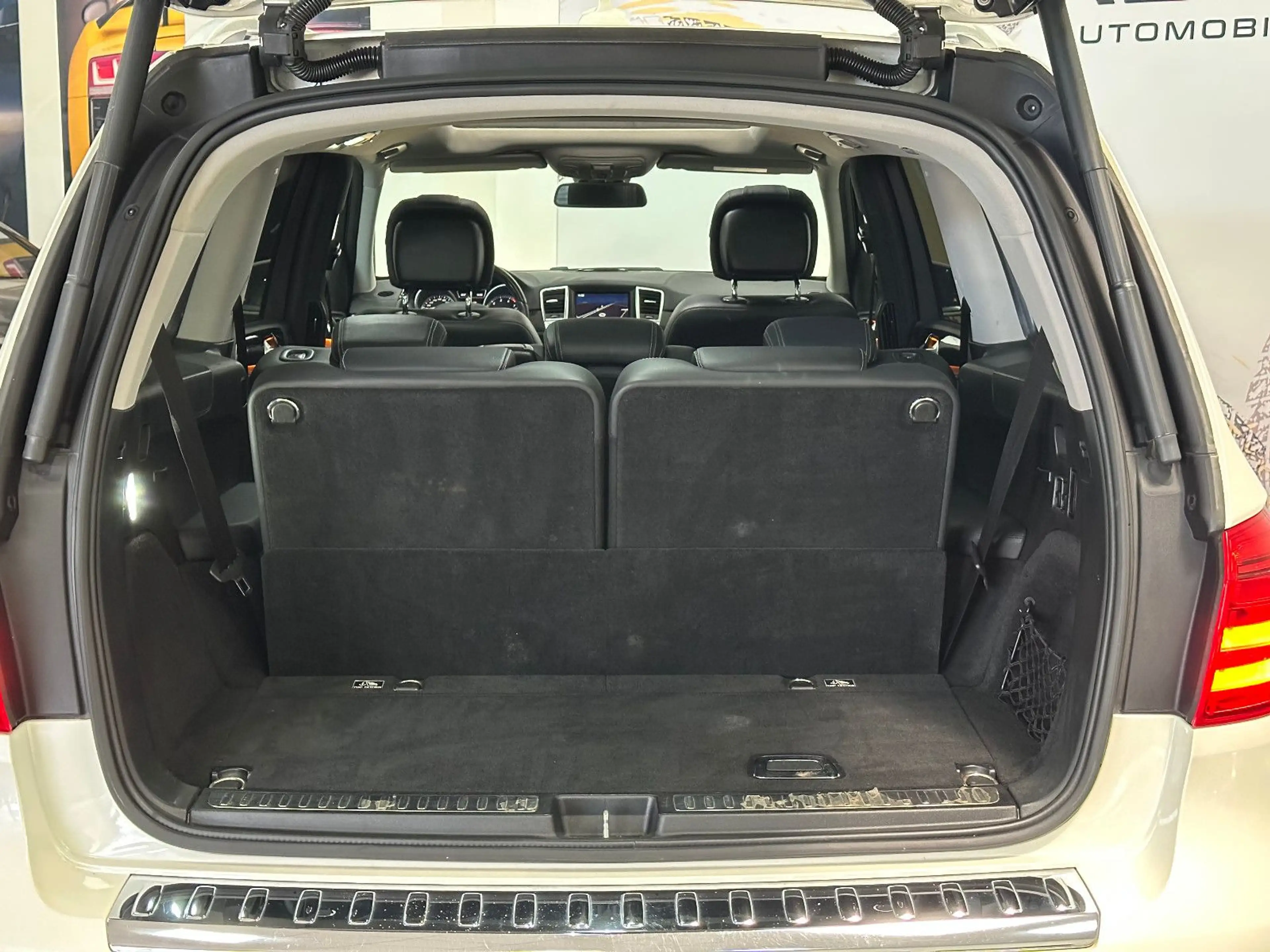 Mercedes-Benz GL 500 BlueEfficiency 4Matic*PANORAMA*AMG*MASSAG — photo 13