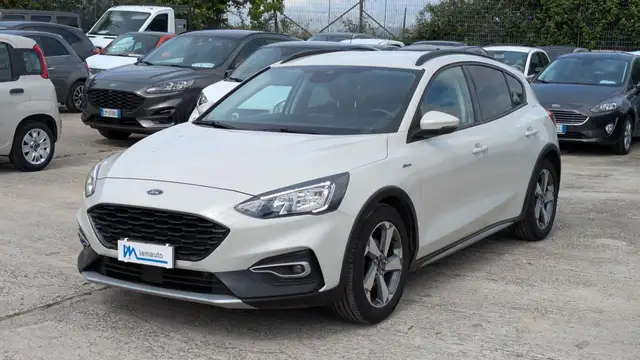 Ford Focus view 2