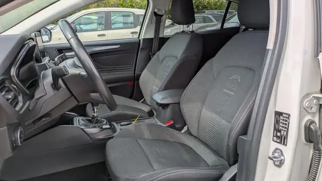 Ford Focus view 12
