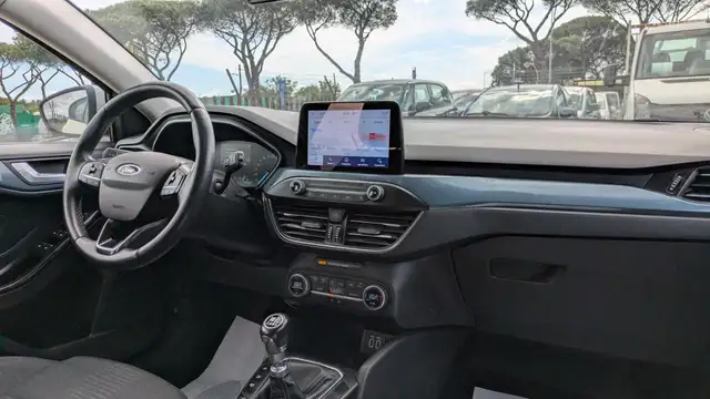 Ford Focus view 7