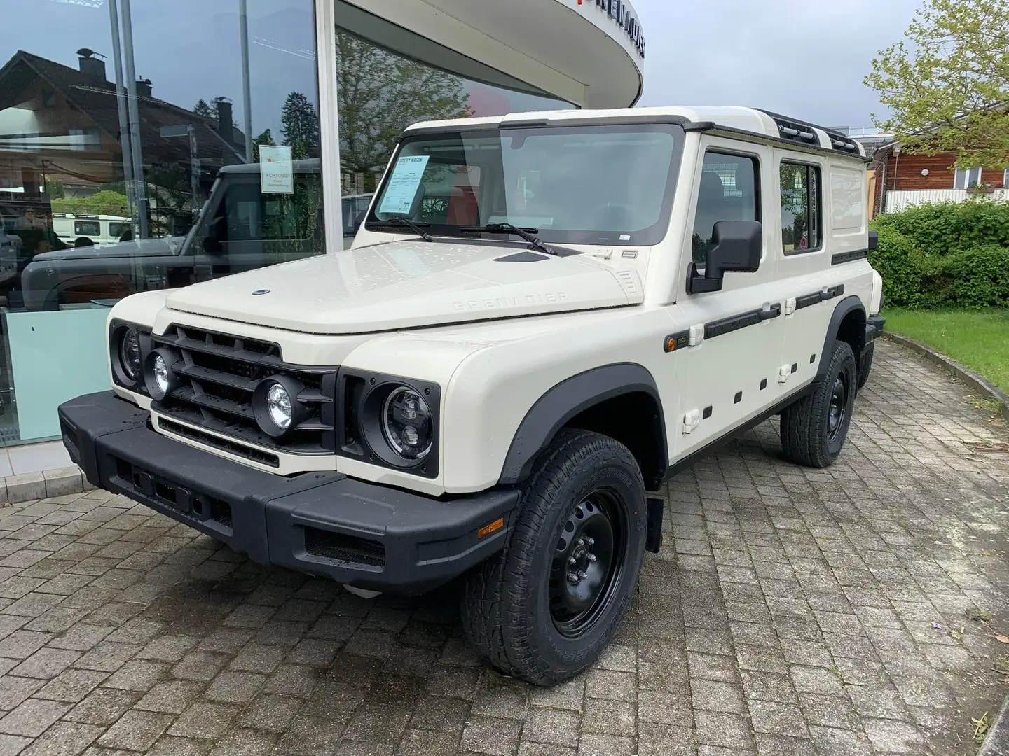 Ineos Grenadier Utility Wagon (5-Si) 3.0L Twin-TD Alb - 1