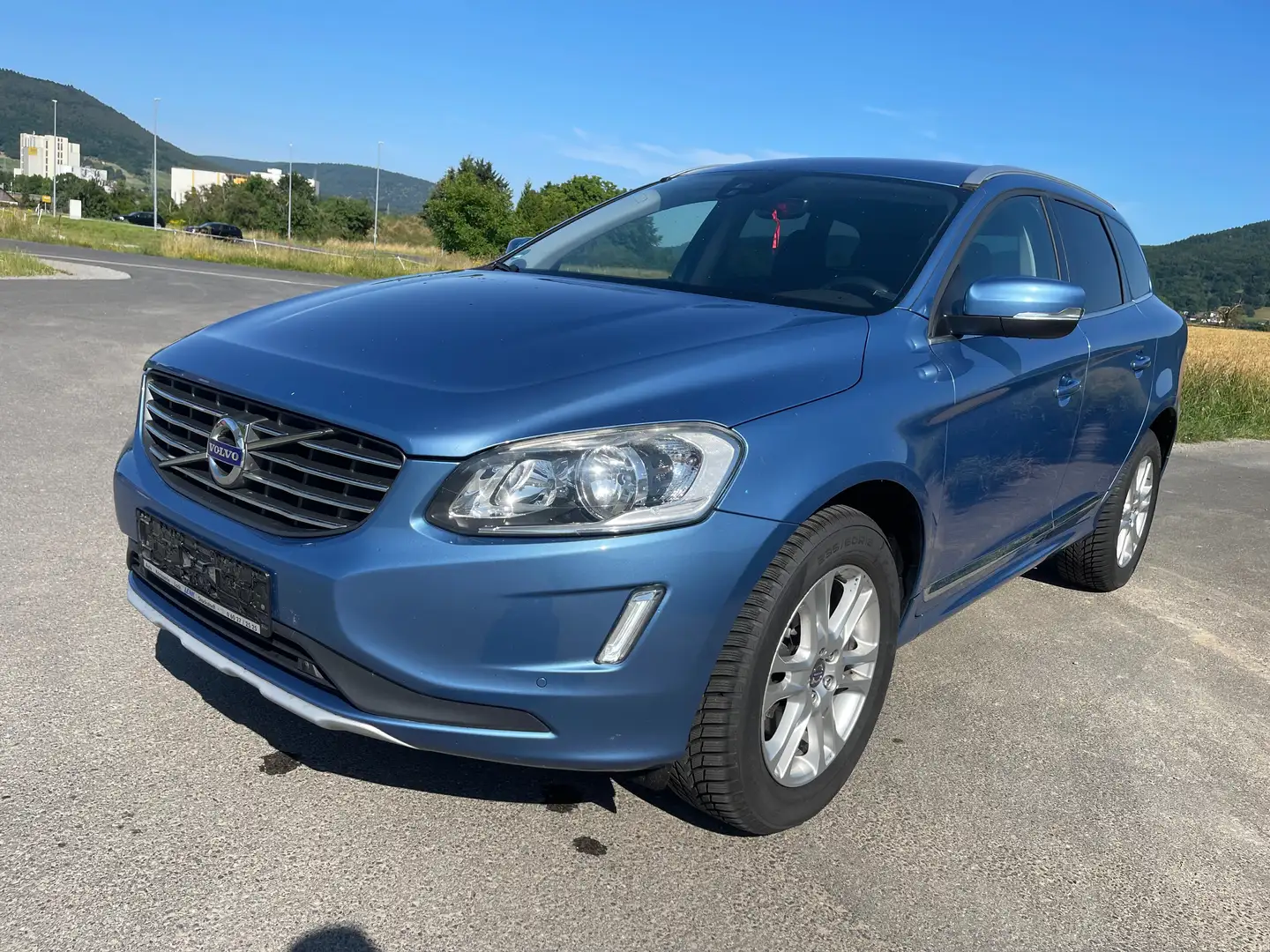 Volvo XC60 D4 AWD Summum Tüv Neu Blue - 1