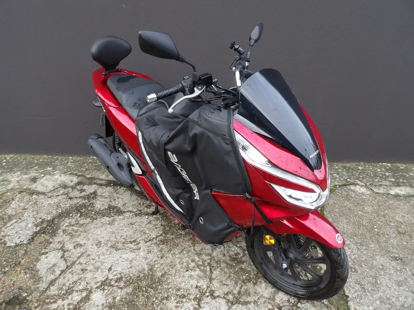 Honda PCX 125 Rouge - 1