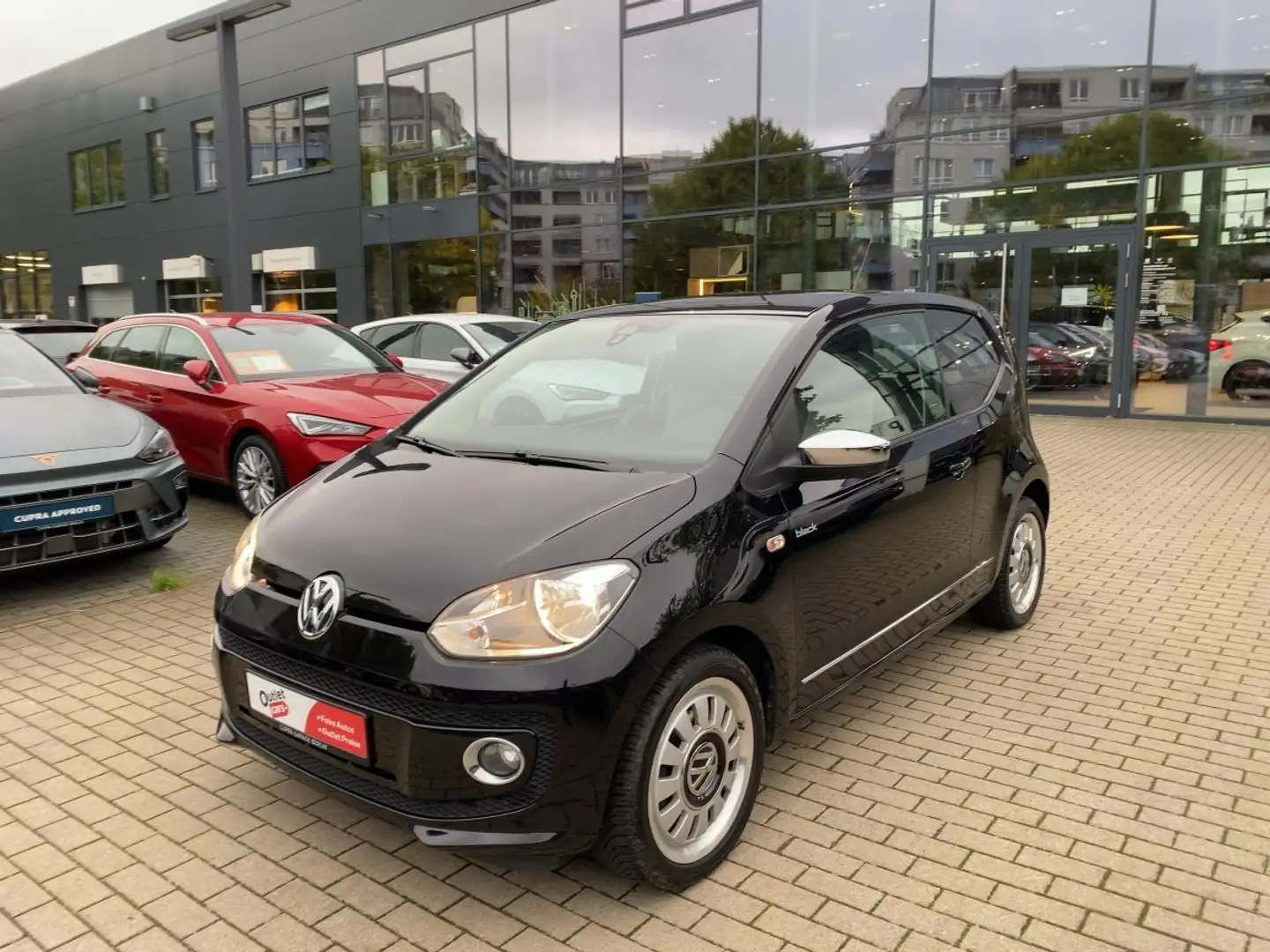 Volkswagen up! 1.0 black Klima Radio Pano Navi SHZ PDC Nero - 2