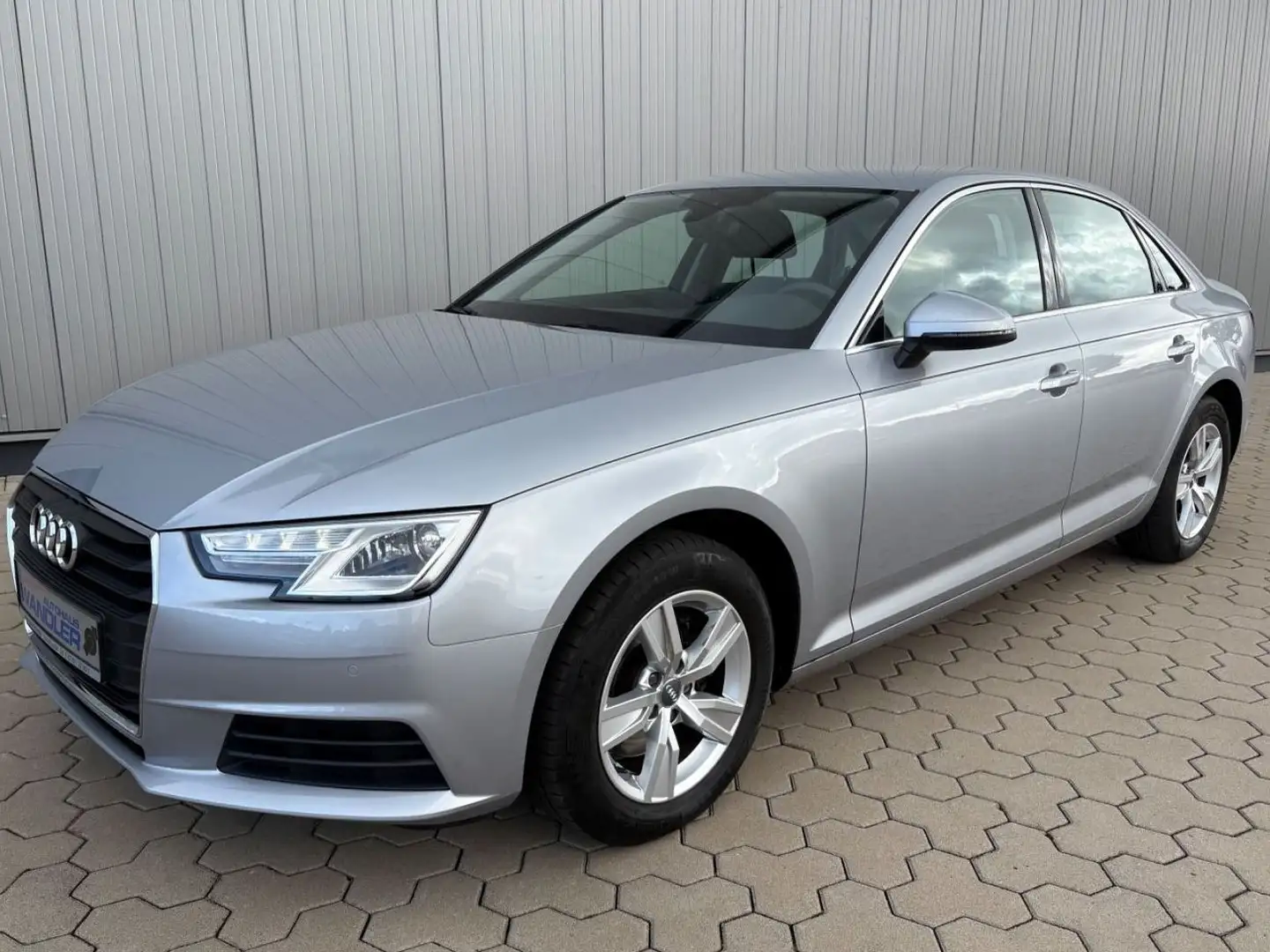 Audi A4 Lim., Navi, WKR, PPS Zilver - 1