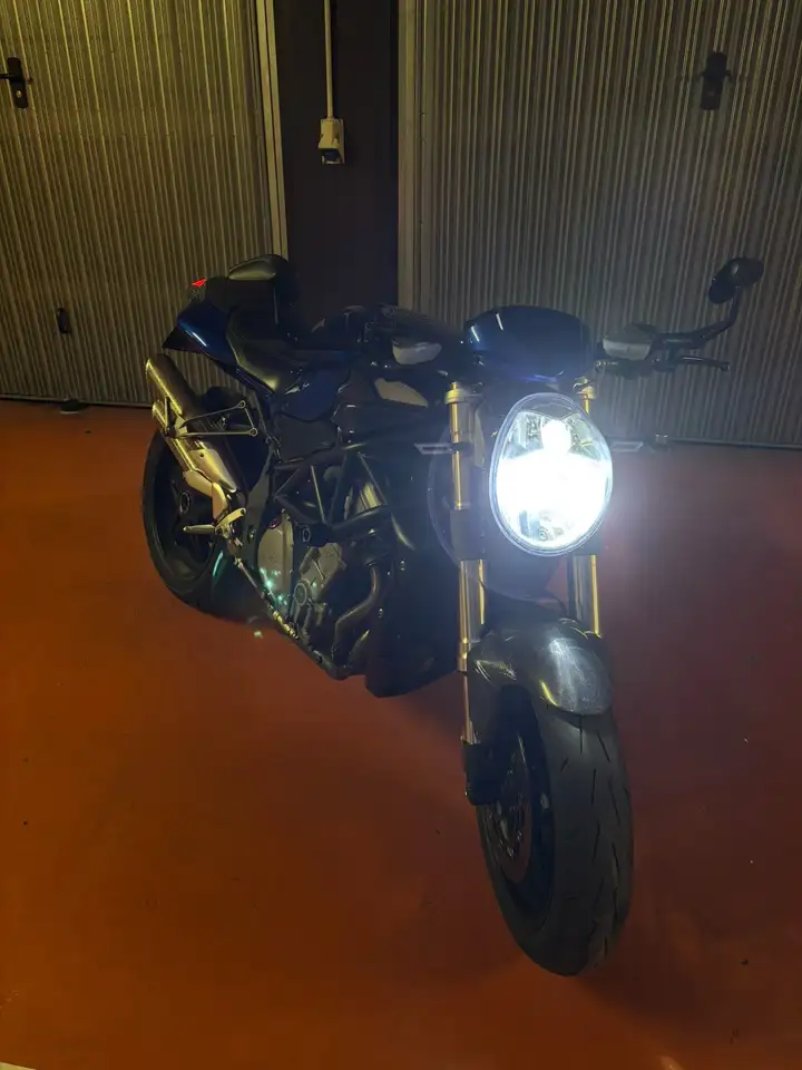 MV Agusta Brutale 989