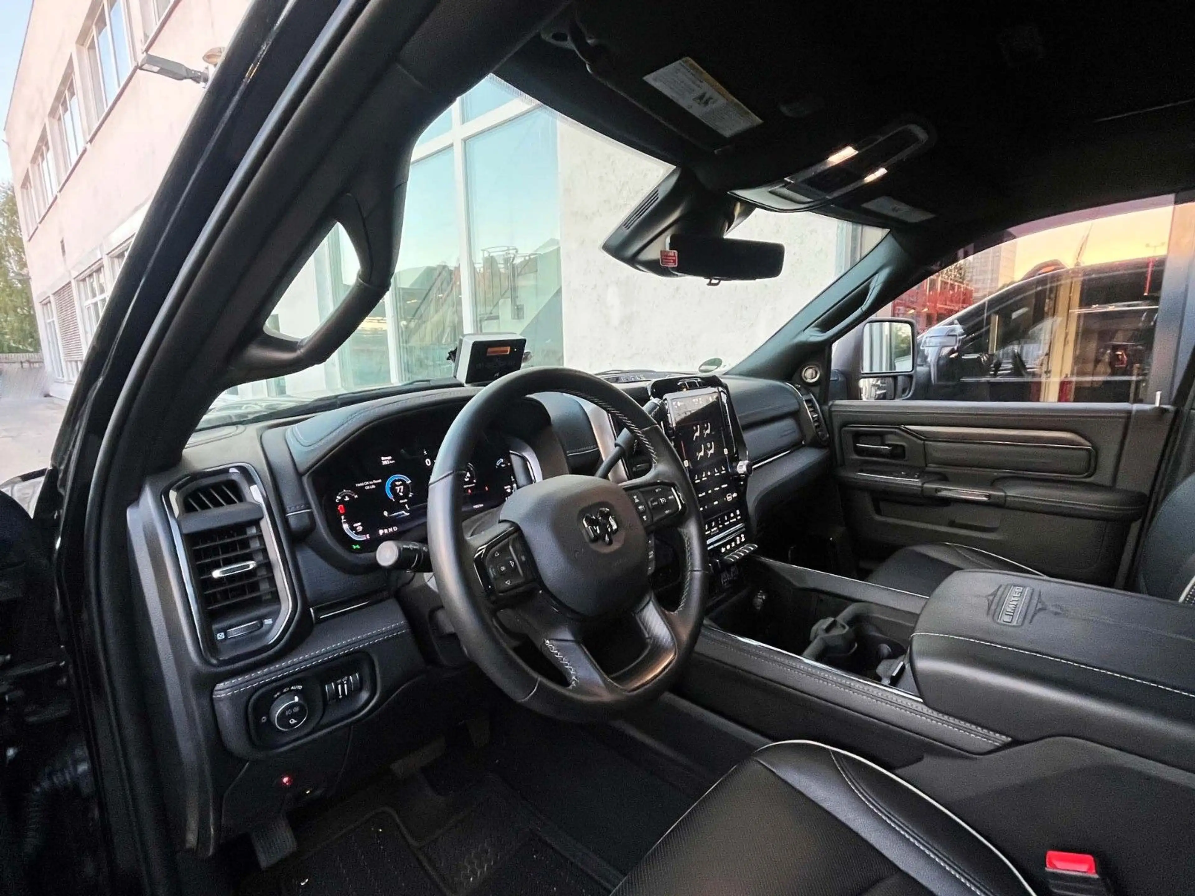 Dodge RAM 3500 Dually Mega Cab Limited 6.7 TD HO — photo 10