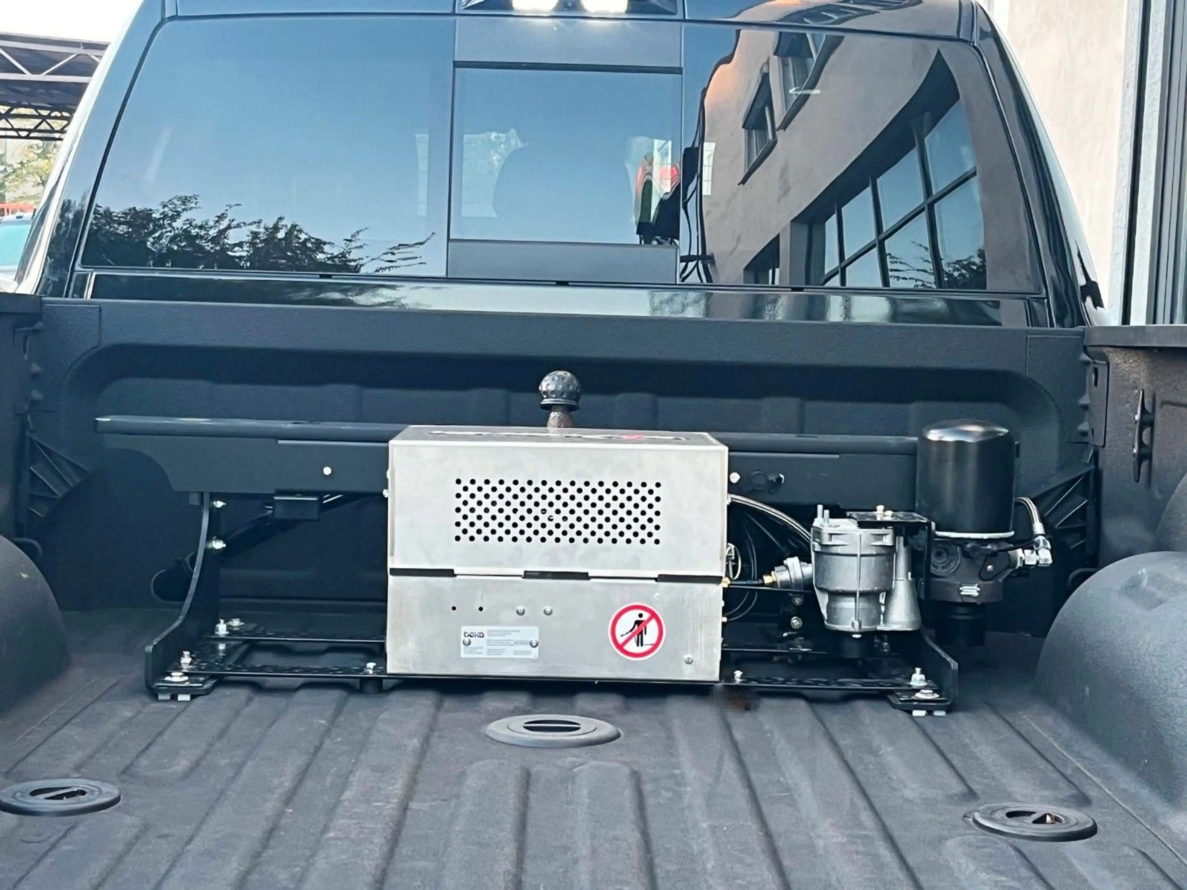 Dodge RAM 3500 Dually Mega Cab Limited 6.7 TD HO — photo 9