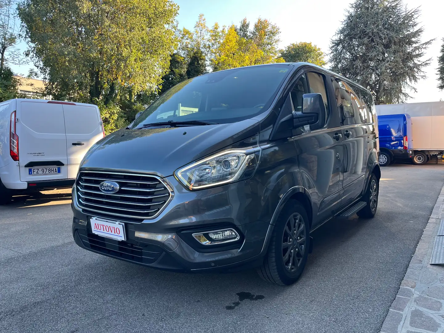 Ford Tourneo Custom 2.0Tdci 130cv TITANIUM 8-posti NO IVA Gris - 1